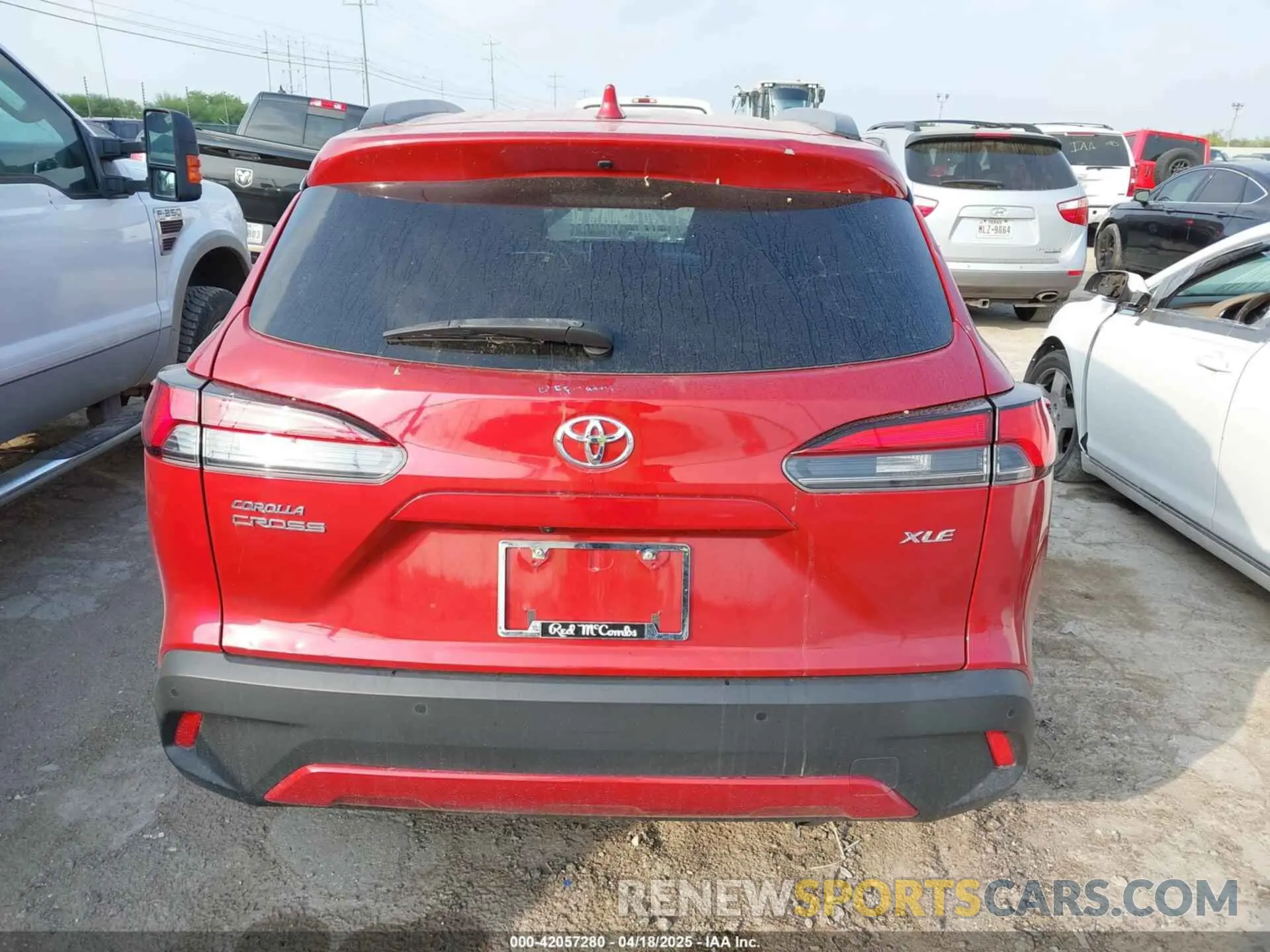 16 Photograph of a damaged car 7MUEAAAG2NV004274 TOYOTA COROLLA CROSS 2022