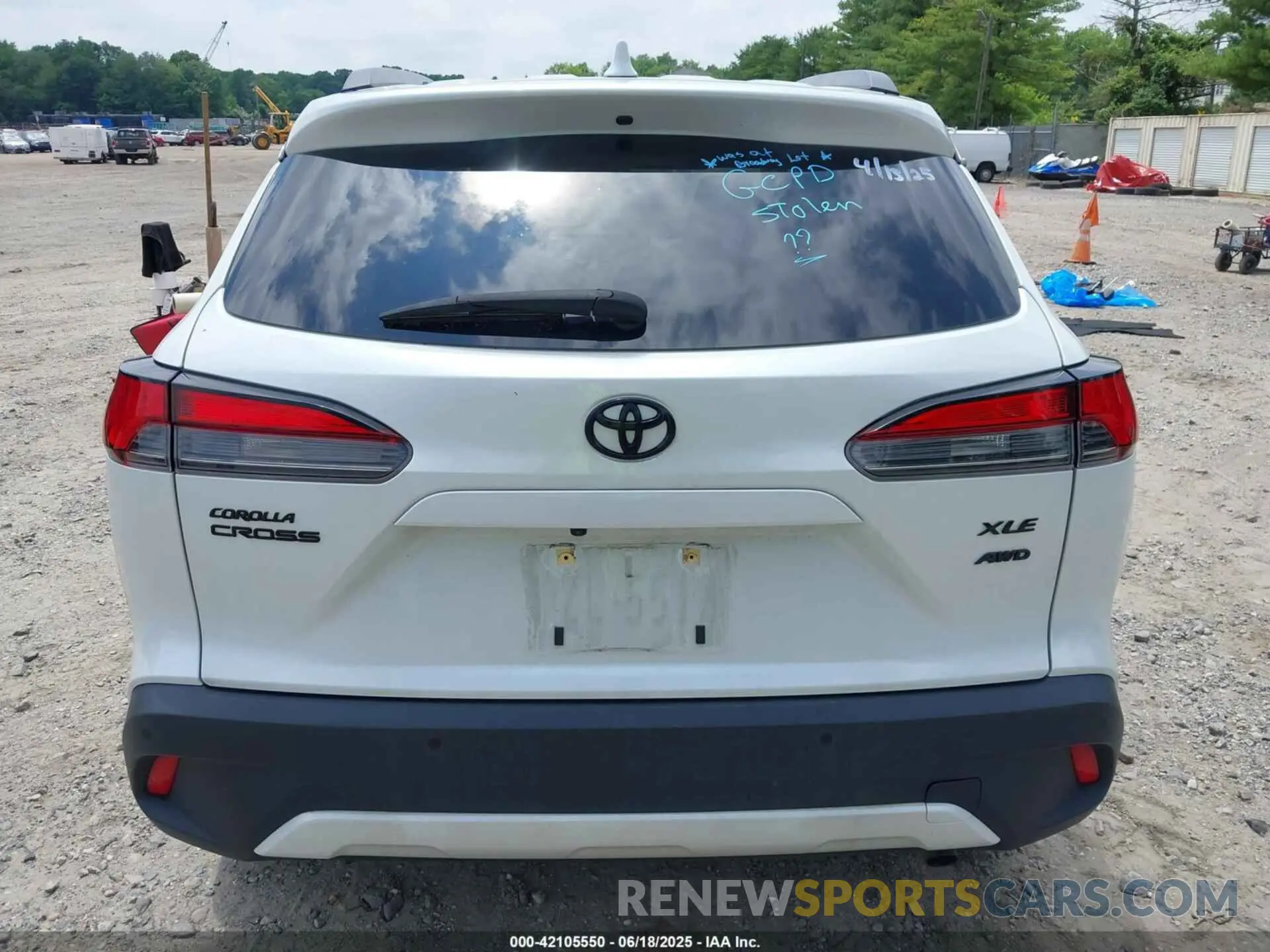 15 Photograph of a damaged car 7MUEAABG2NV022949 TOYOTA COROLLA CROSS 2022