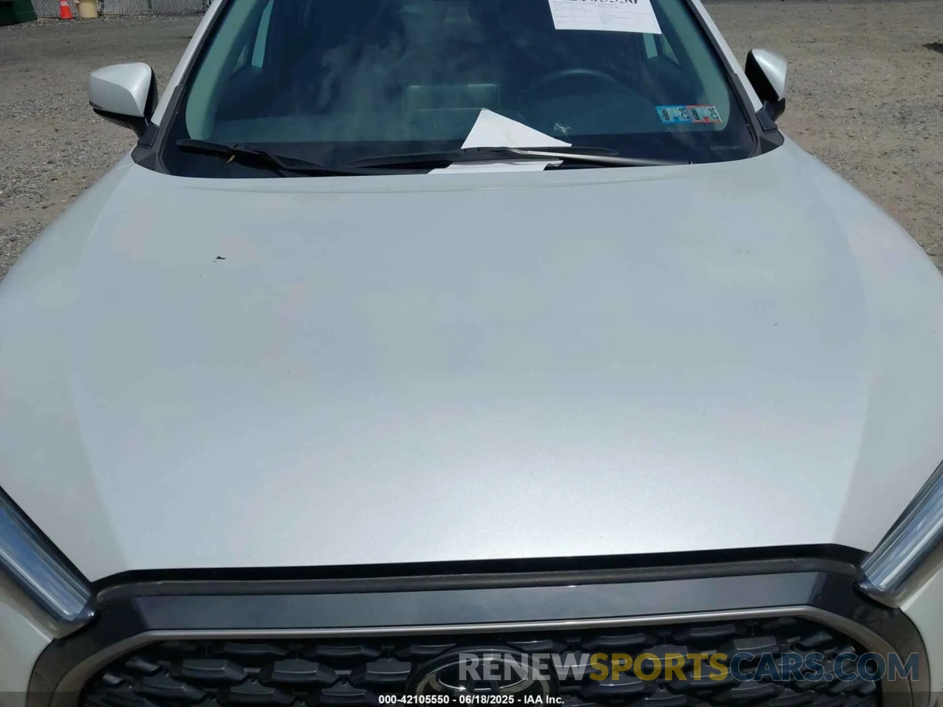 6 Photograph of a damaged car 7MUEAABG2NV022949 TOYOTA COROLLA CROSS 2022