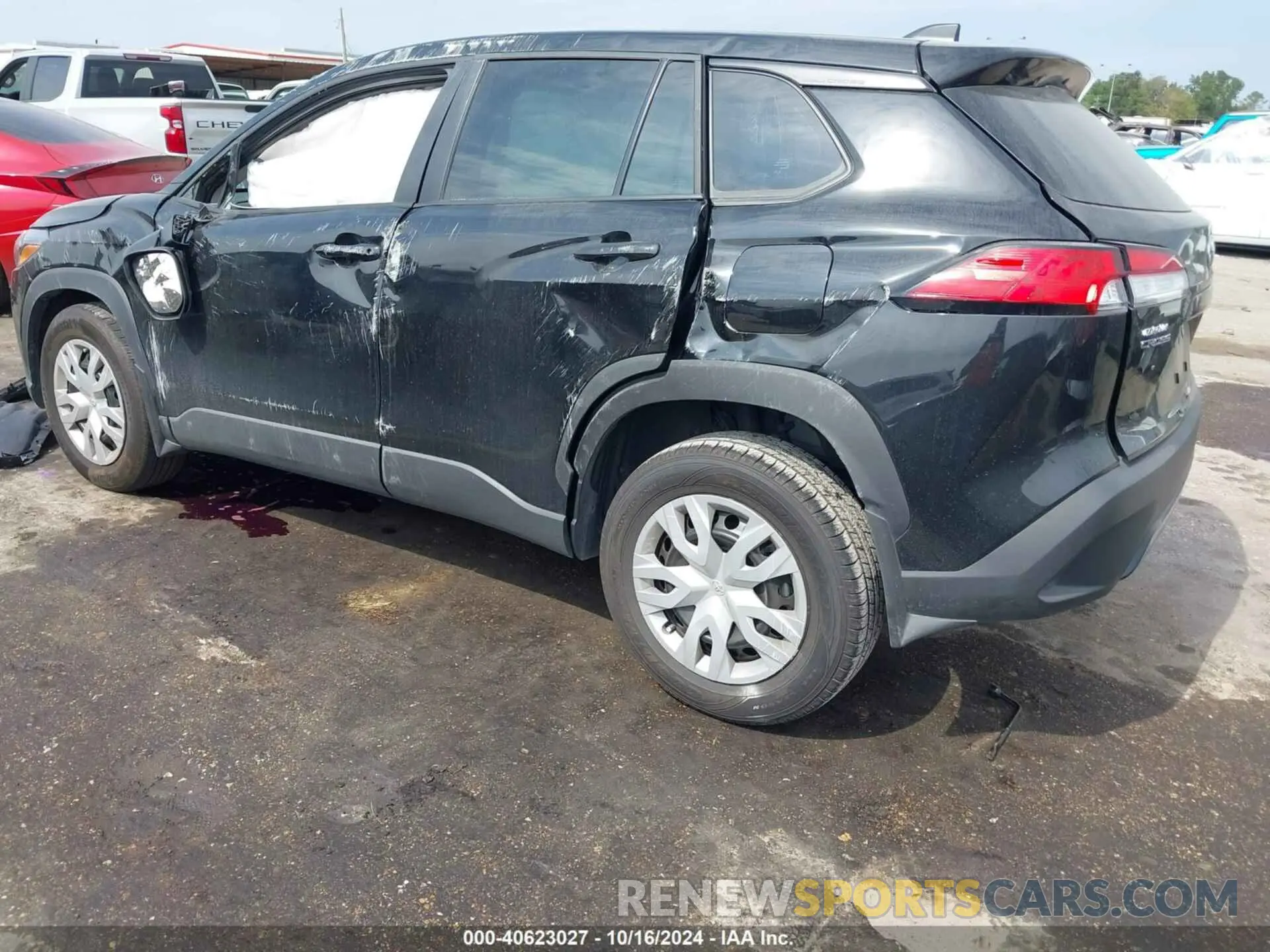 3 Photograph of a damaged car 7MUAAAAG9PV049696 TOYOTA COROLLA CROSS 2023