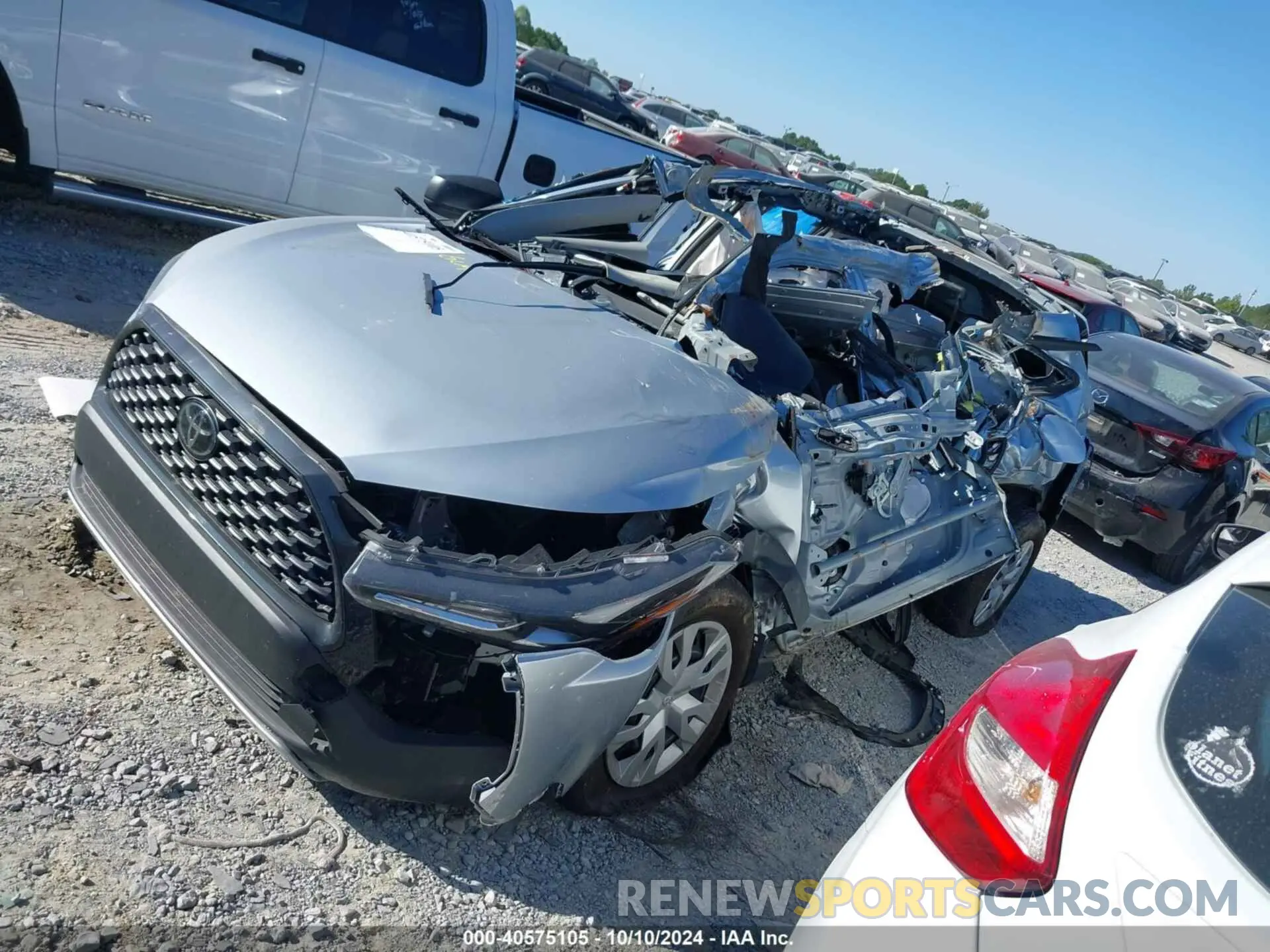 2 Photograph of a damaged car 7MUAAAAGXPV048220 TOYOTA COROLLA CROSS 2023