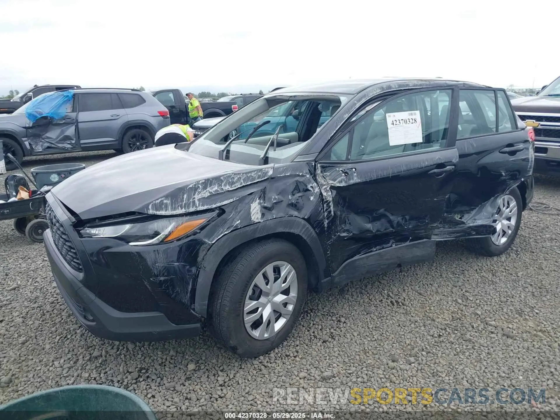 2 Photograph of a damaged car 7MUAAABG3PV049367 TOYOTA COROLLA CROSS 2023