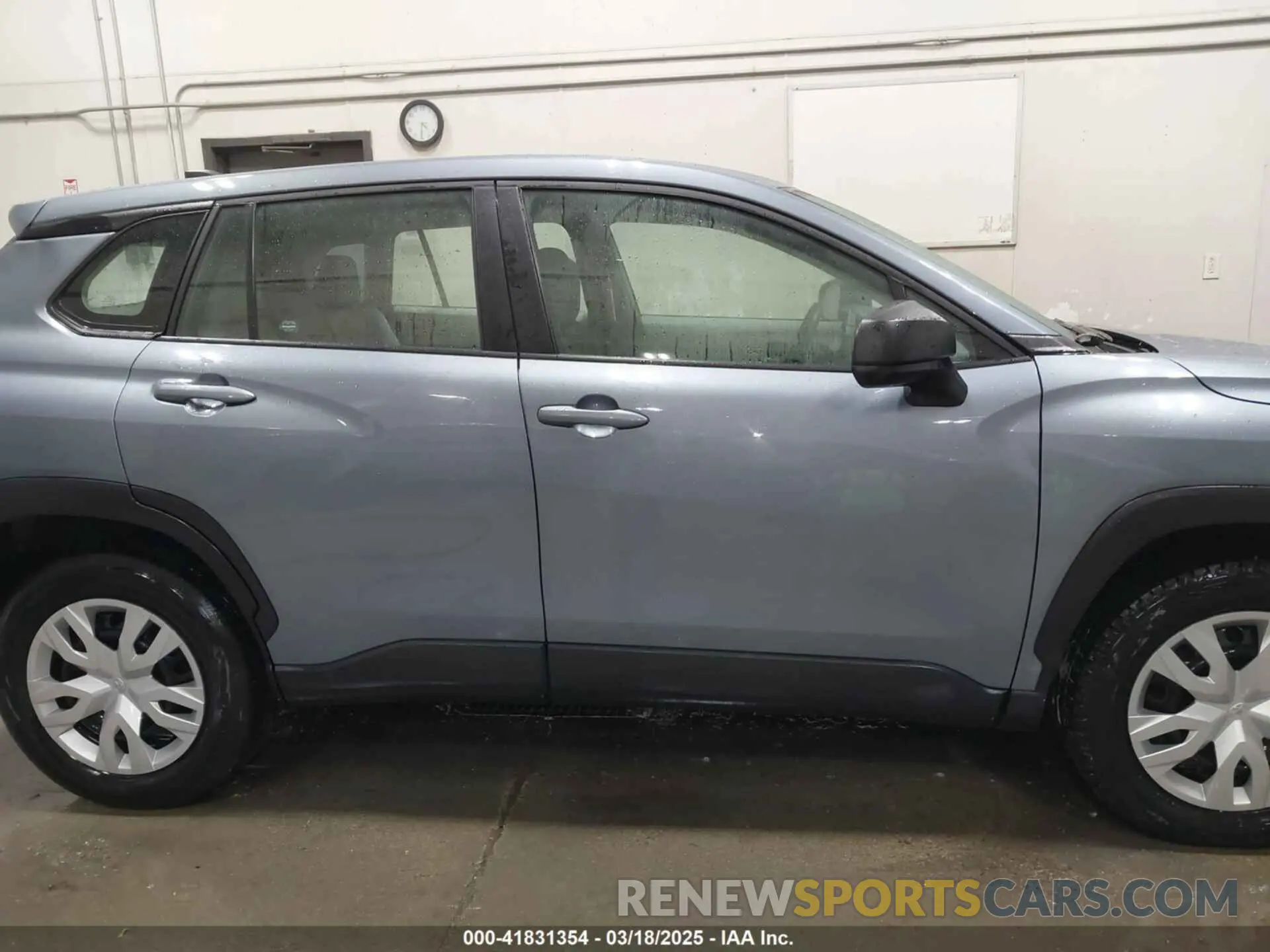 13 Photograph of a damaged car 7MUAAABG5PV056529 TOYOTA COROLLA CROSS 2023