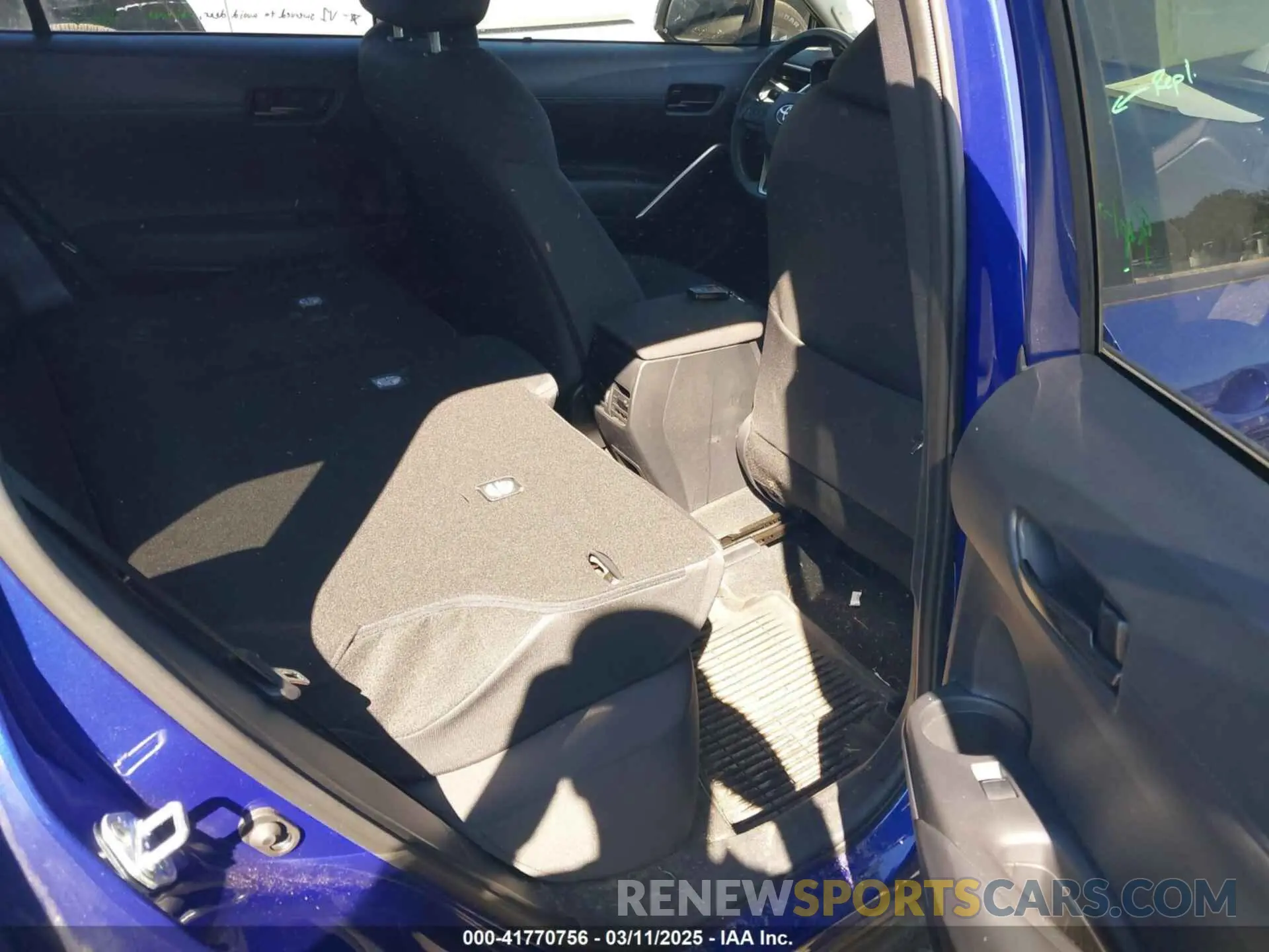 8 Photograph of a damaged car 7MUBAAAG5PV068752 TOYOTA COROLLA CROSS 2023