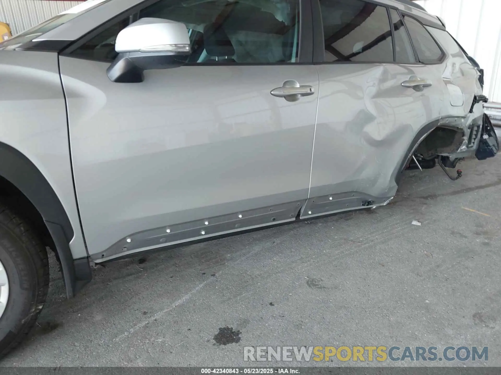 20 Photograph of a damaged car 7MUBAAAG6PV070350 TOYOTA COROLLA CROSS 2023