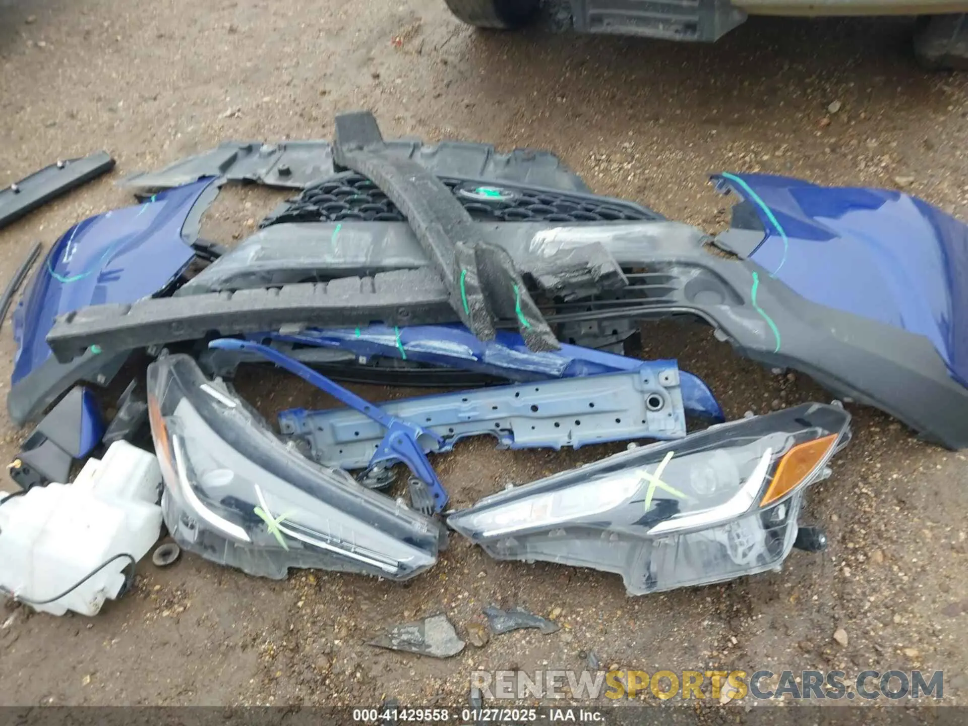 12 Photograph of a damaged car 7MUBAAAG9PV062761 TOYOTA COROLLA CROSS 2023
