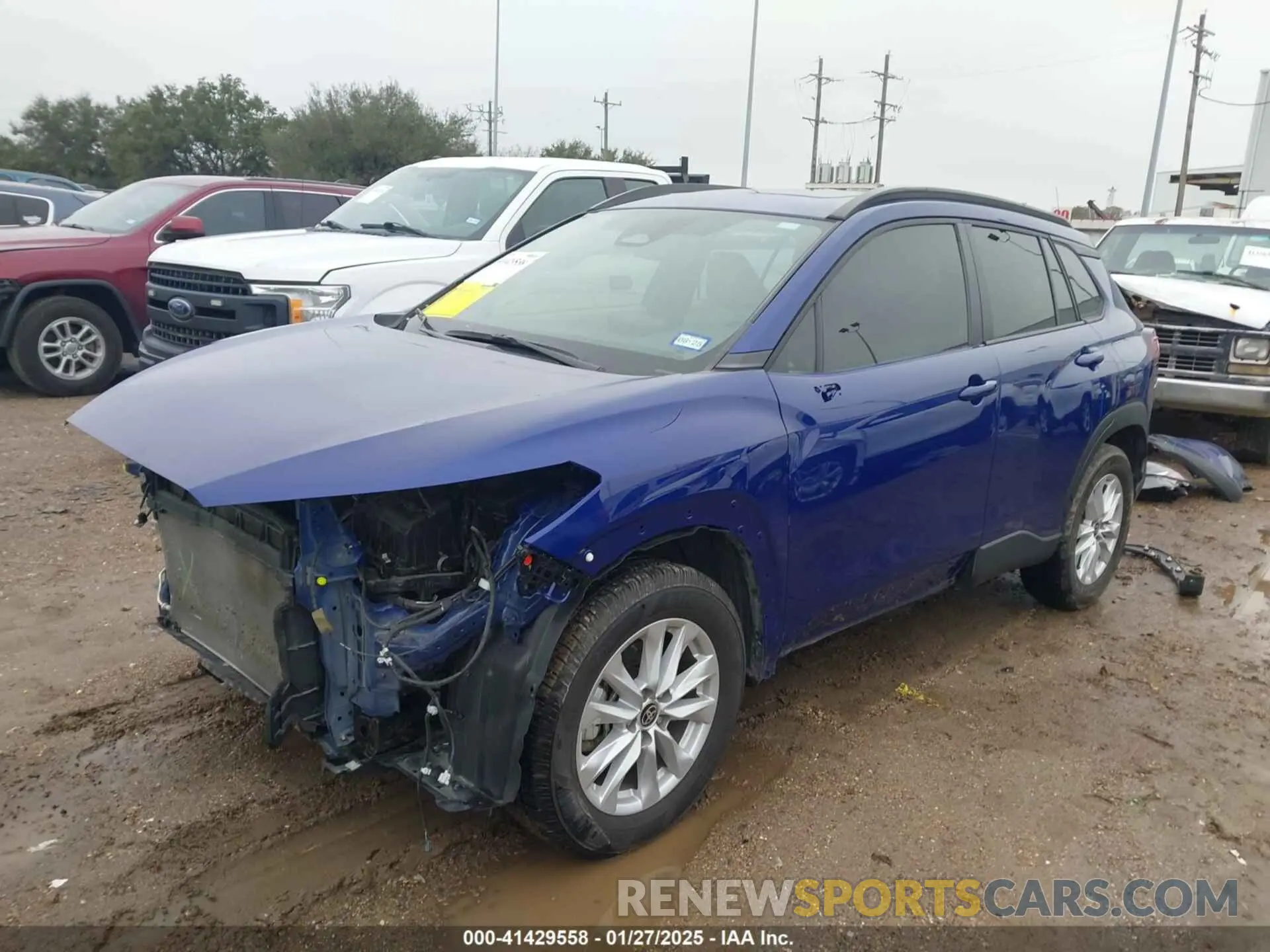 2 Photograph of a damaged car 7MUBAAAG9PV062761 TOYOTA COROLLA CROSS 2023