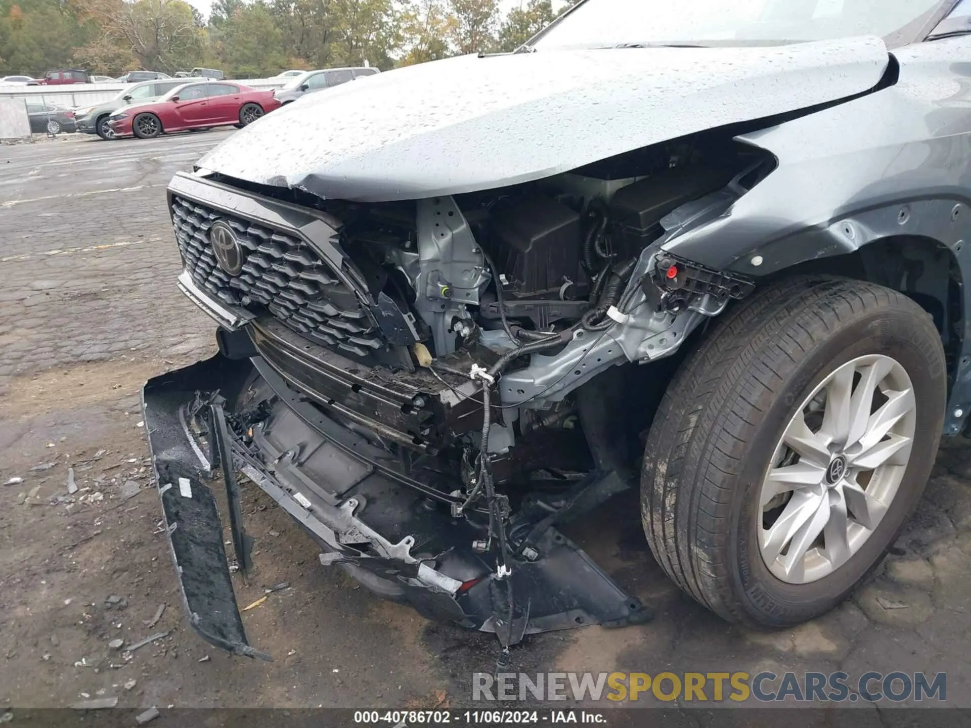 17 Photograph of a damaged car 7MUCAAAG1PV045599 TOYOTA COROLLA CROSS 2023