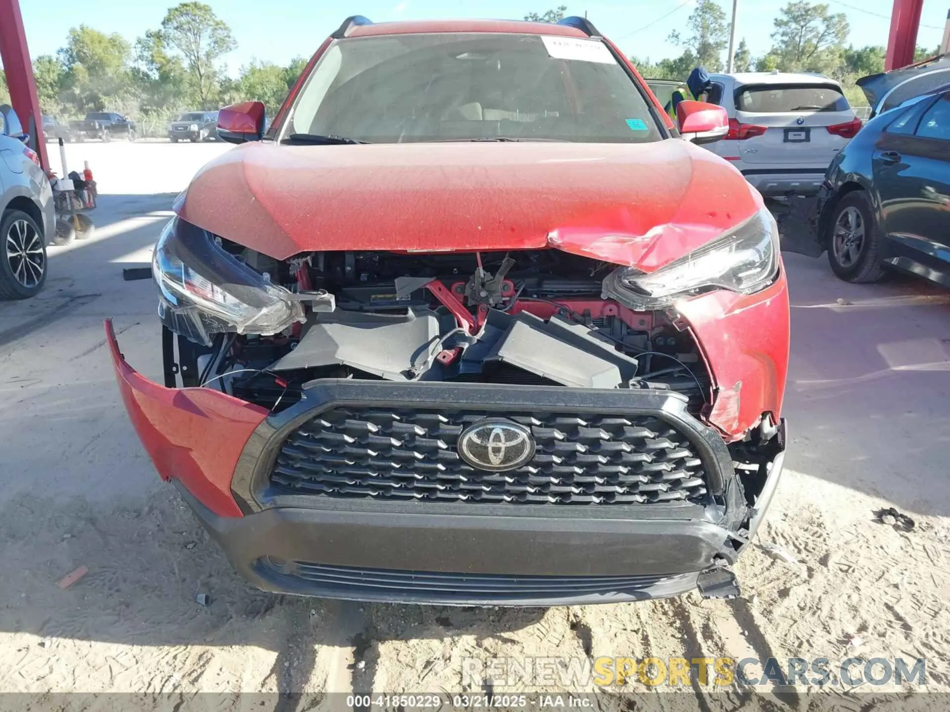 6 Photograph of a damaged car 7MUCAAAG1PV046560 TOYOTA COROLLA CROSS 2023