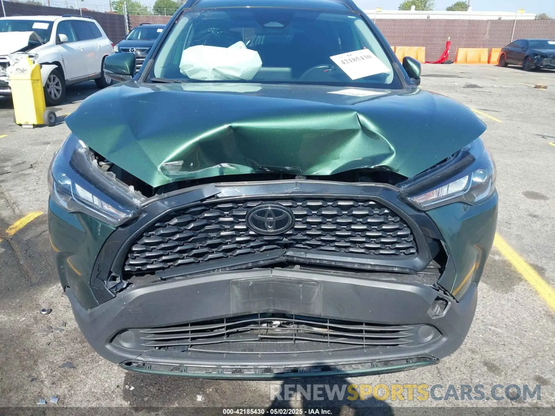 12 Photograph of a damaged car 7MUCAAAG3PV042624 TOYOTA COROLLA CROSS 2023