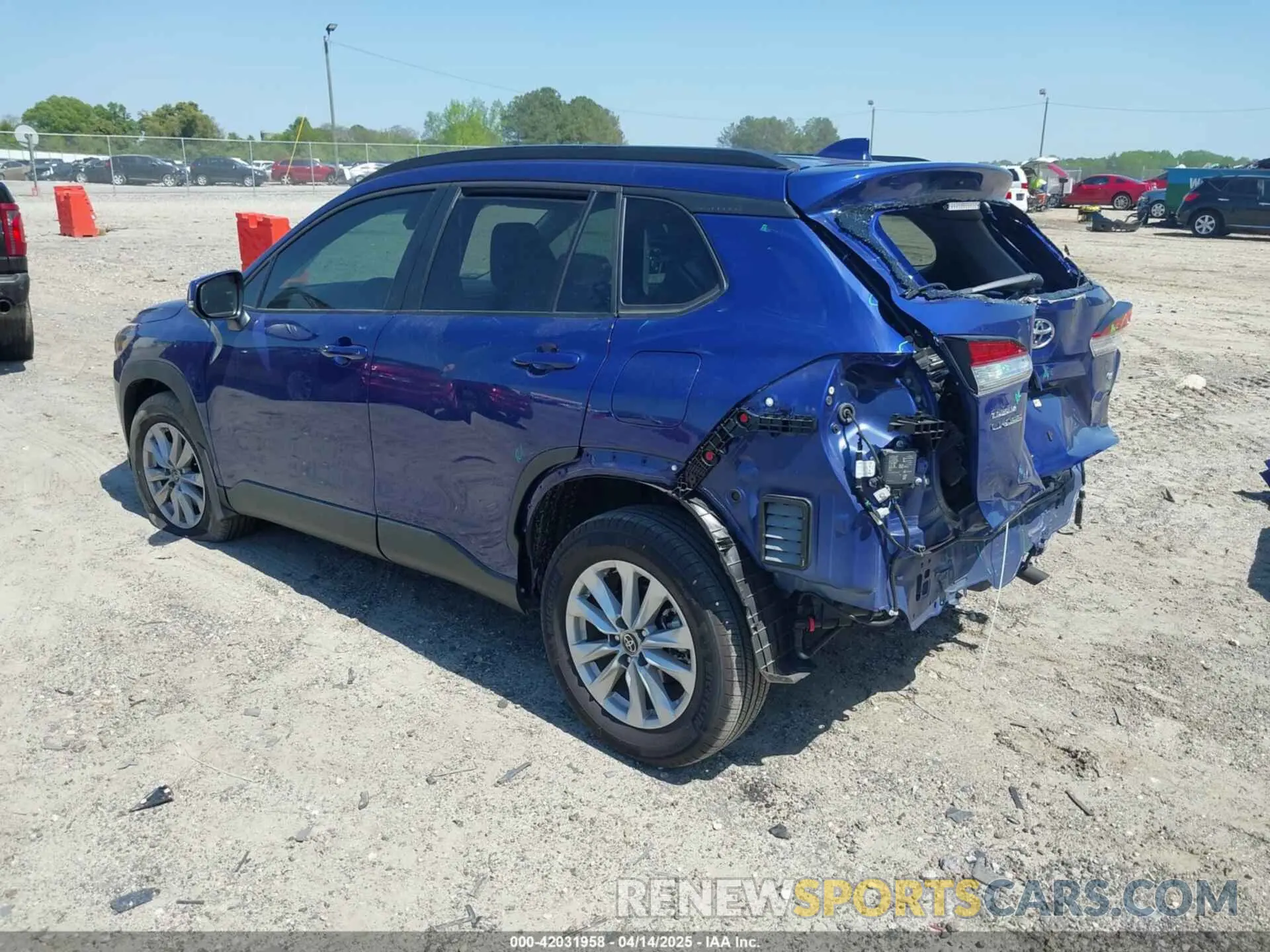 3 Photograph of a damaged car 7MUCAAAG8PV065431 TOYOTA COROLLA CROSS 2023