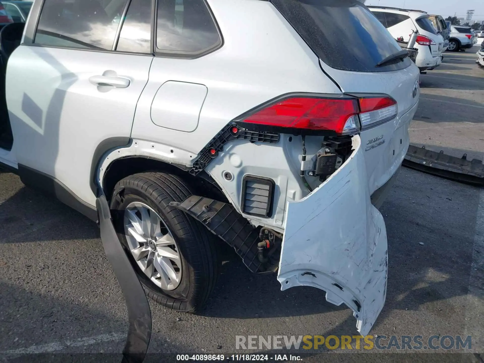 6 Photograph of a damaged car 7MUCAABG1PV077810 TOYOTA COROLLA CROSS 2023