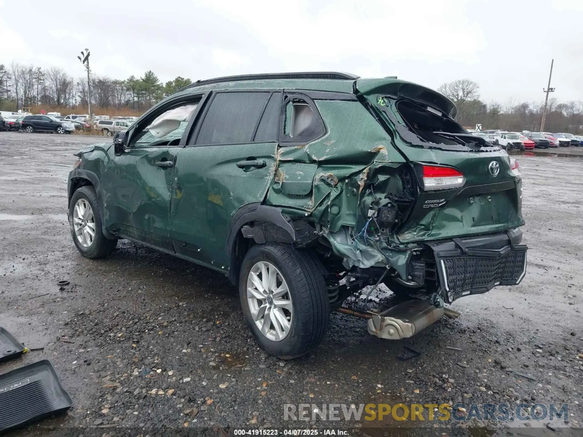 3 Photograph of a damaged car 7MUCAABG8PV044965 TOYOTA COROLLA CROSS 2023