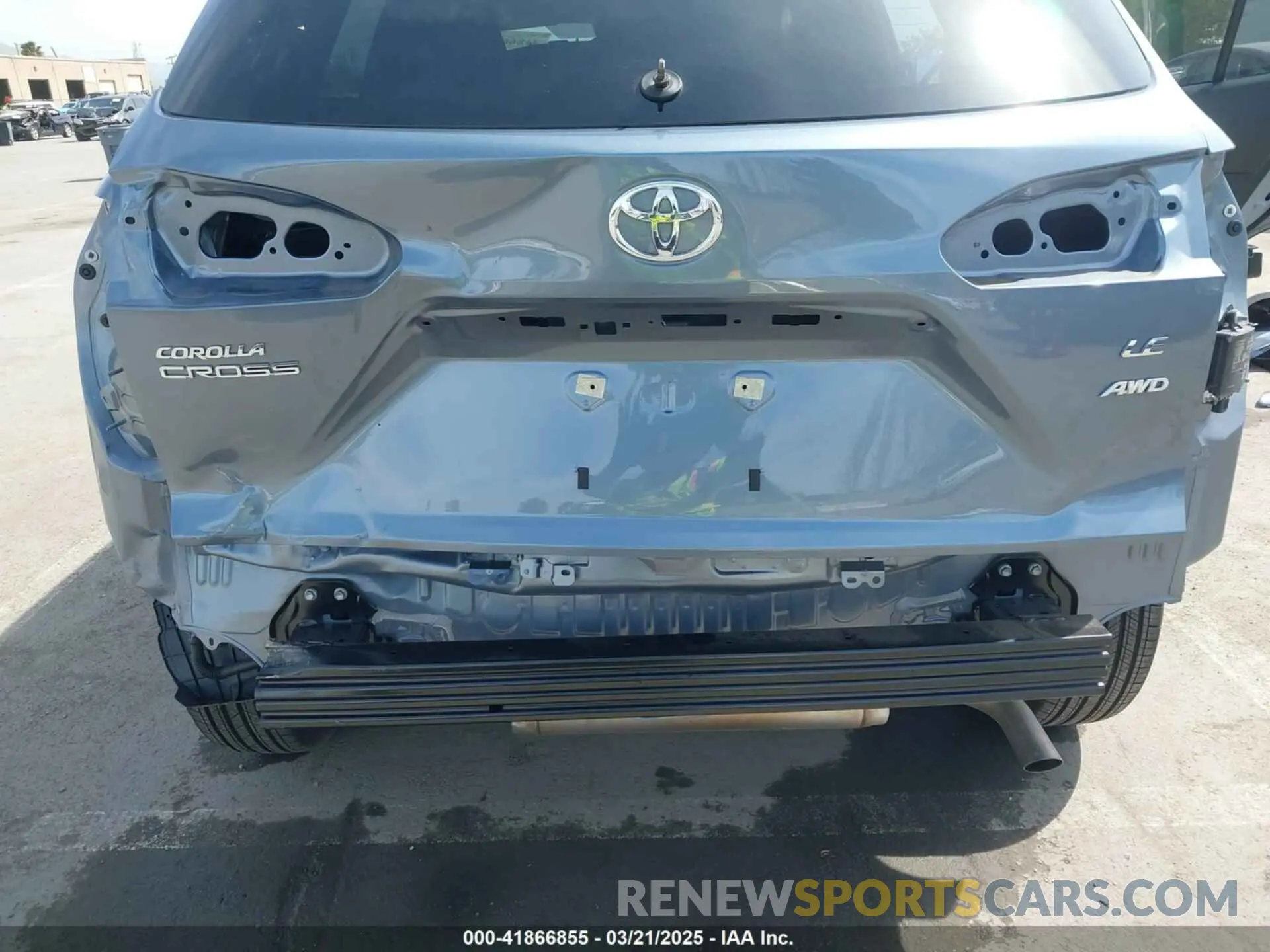 6 Photograph of a damaged car 7MUCAABGXPV067504 TOYOTA COROLLA CROSS 2023