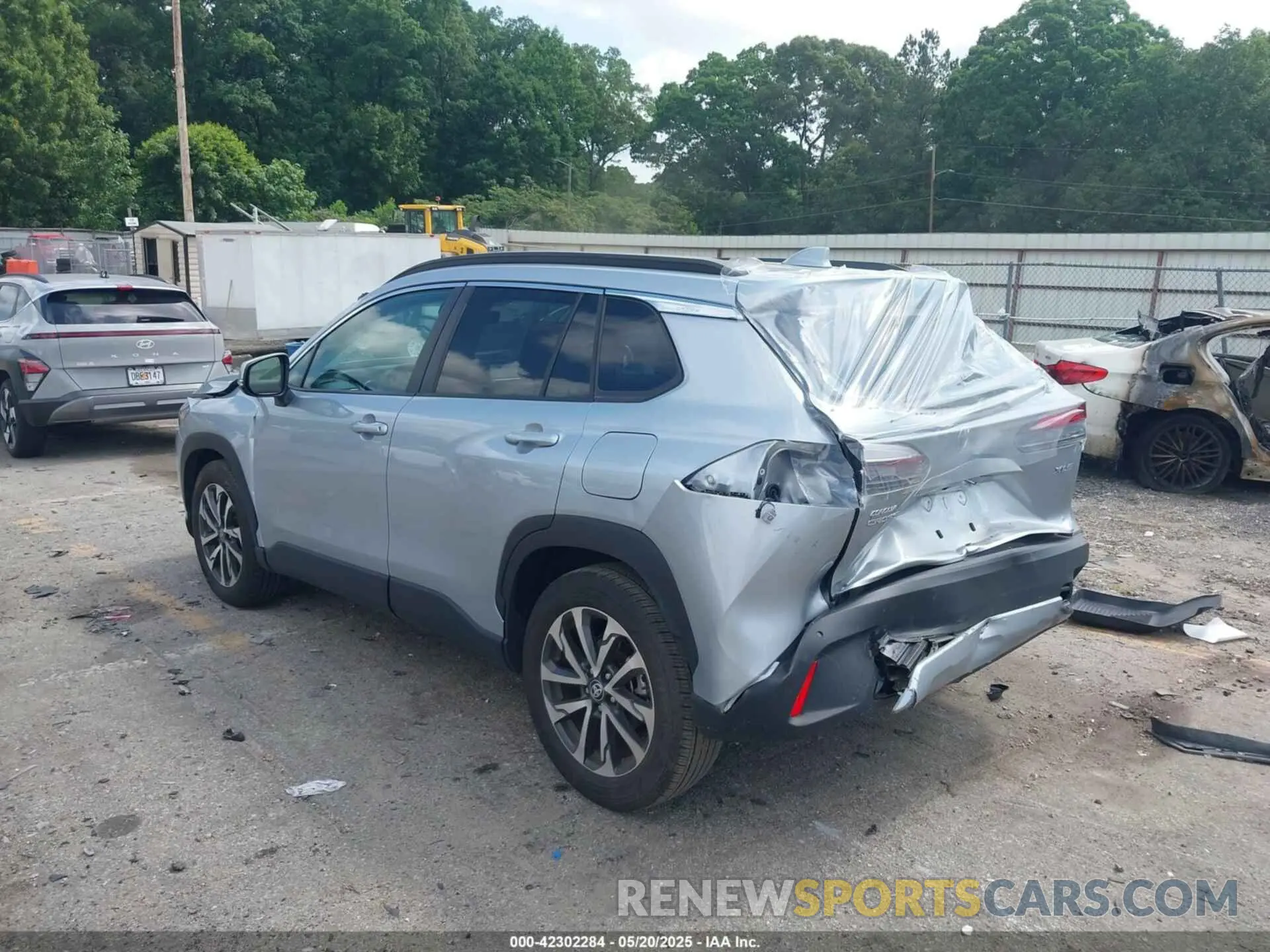3 Photograph of a damaged car 7MUDAAAG0PV057750 TOYOTA COROLLA CROSS 2023