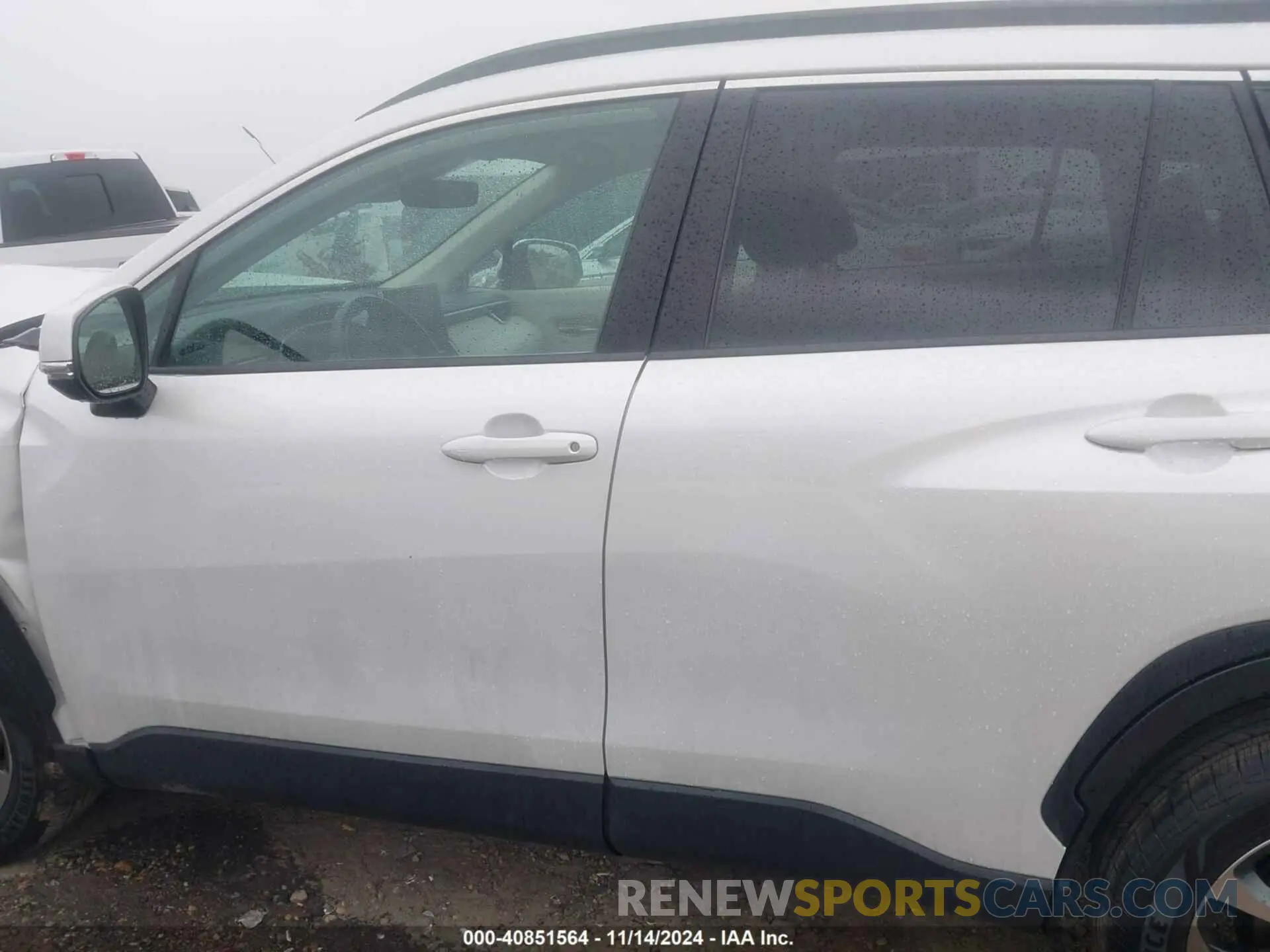 15 Photograph of a damaged car 7MUDAAAG5PV062216 TOYOTA COROLLA CROSS 2023