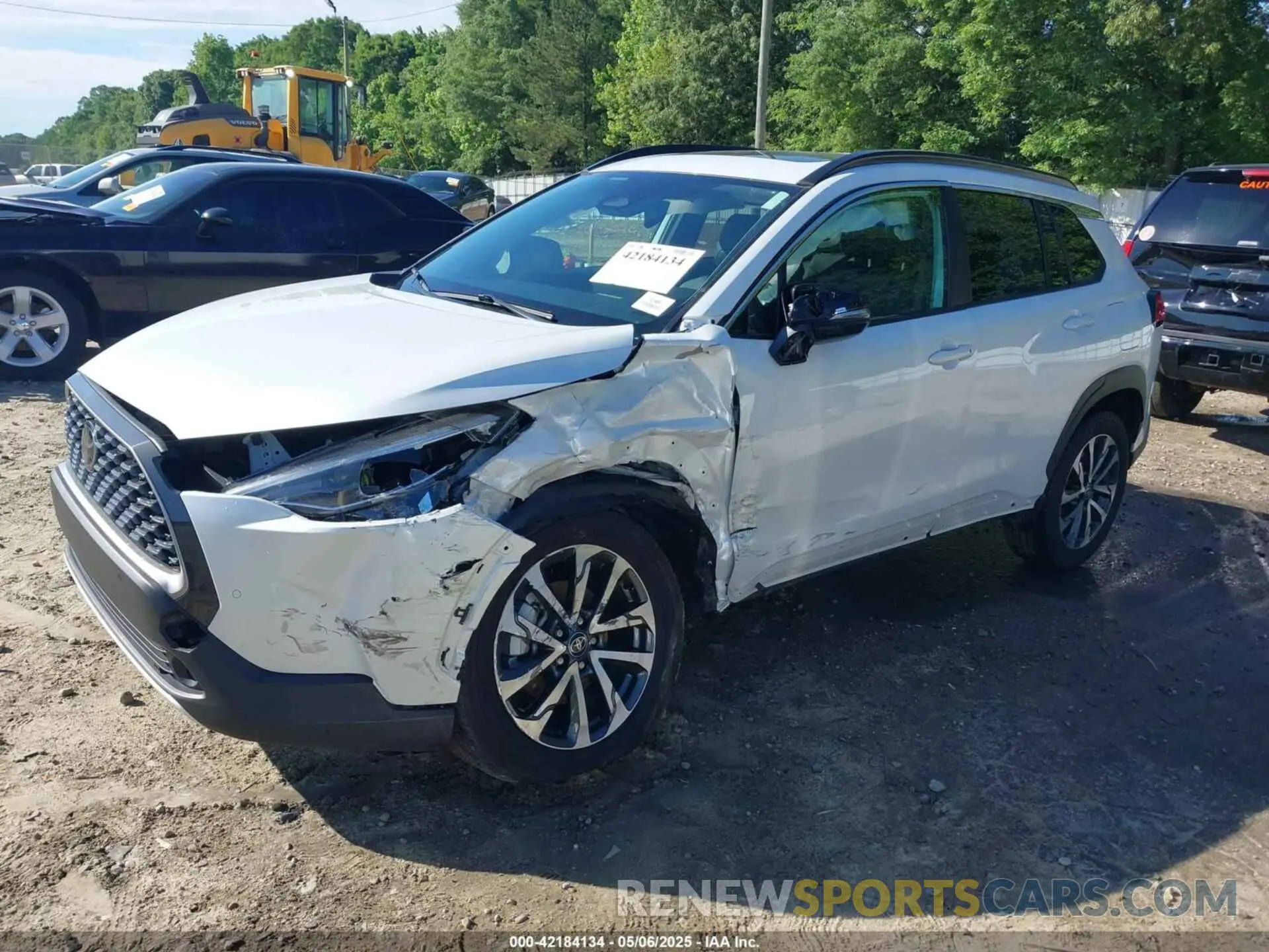 2 Photograph of a damaged car 7MUDAAAG7PV037902 TOYOTA COROLLA CROSS 2023