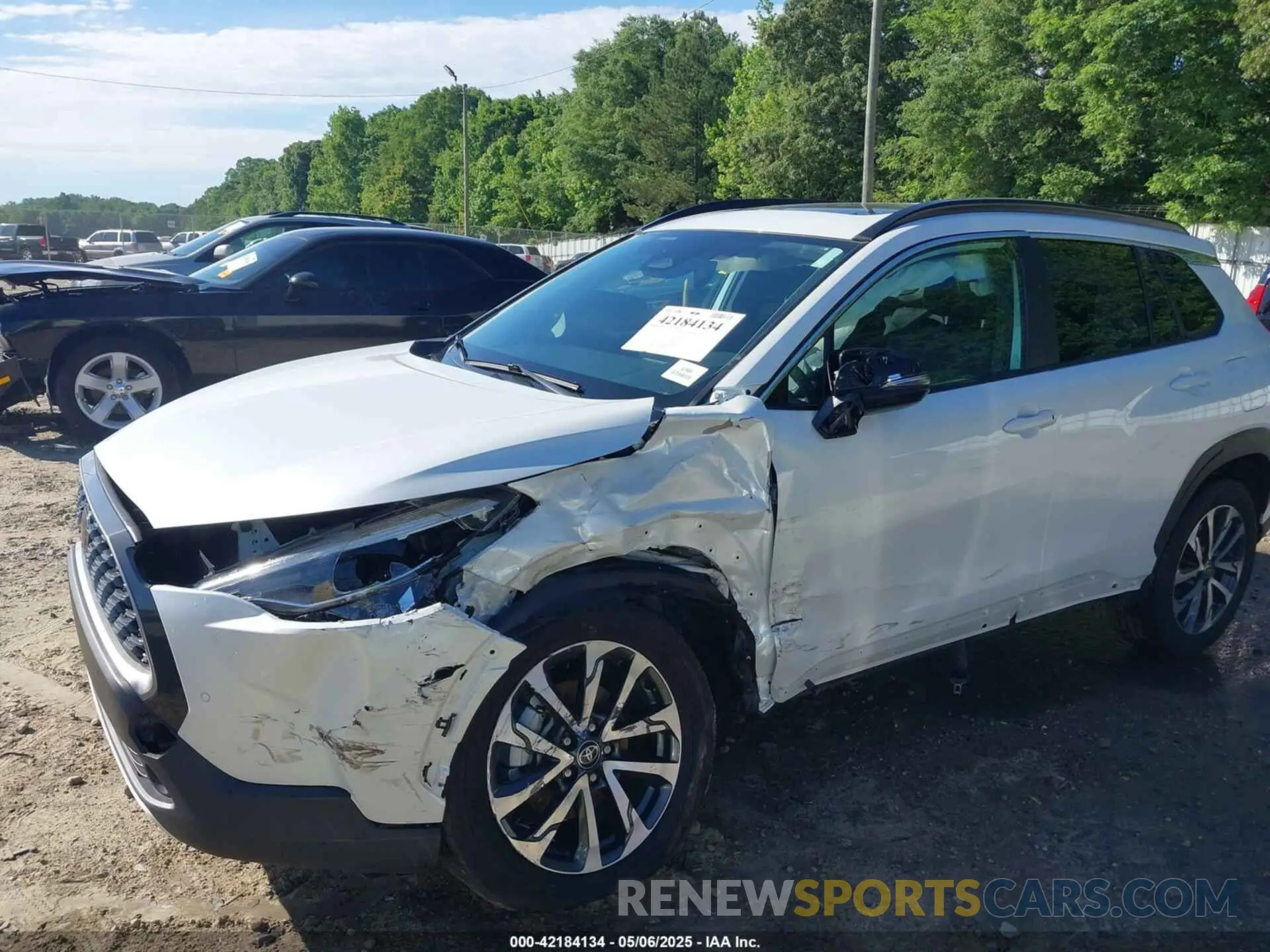 6 Photograph of a damaged car 7MUDAAAG7PV037902 TOYOTA COROLLA CROSS 2023