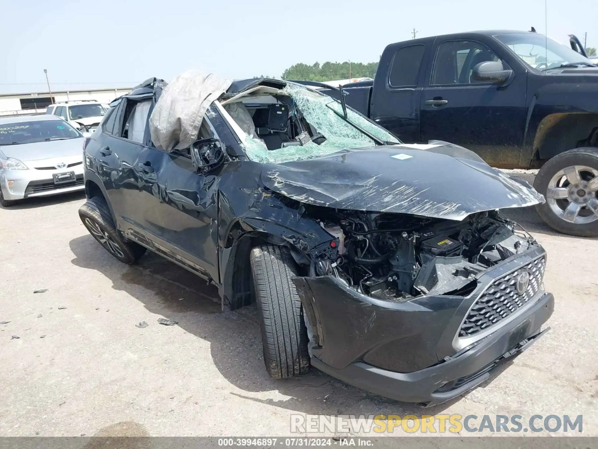 1 Photograph of a damaged car 7MUDAAAG7PV064050 TOYOTA COROLLA CROSS 2023