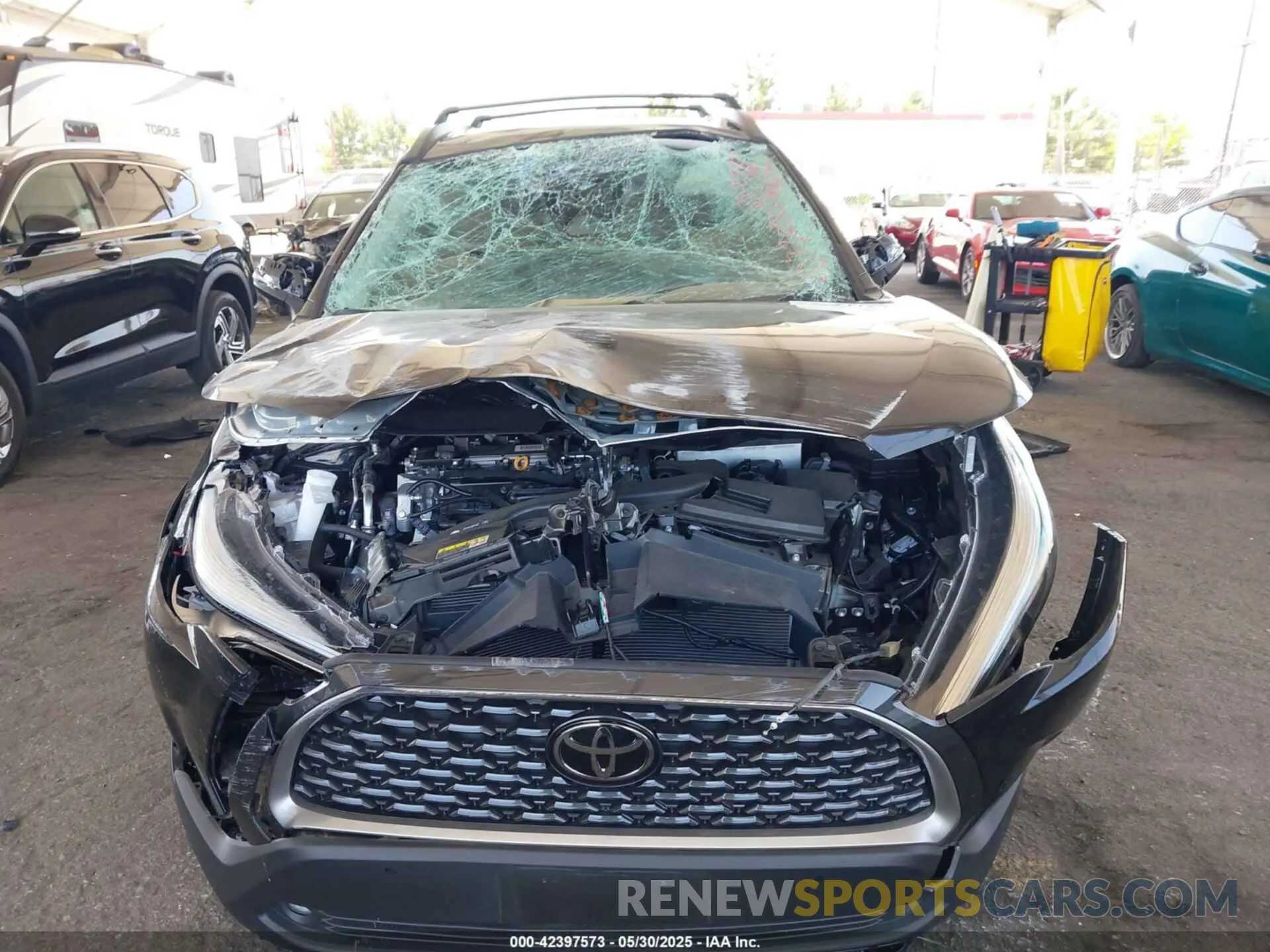 11 Photograph of a damaged car 7MUDAAAG8PV072030 TOYOTA COROLLA CROSS 2023