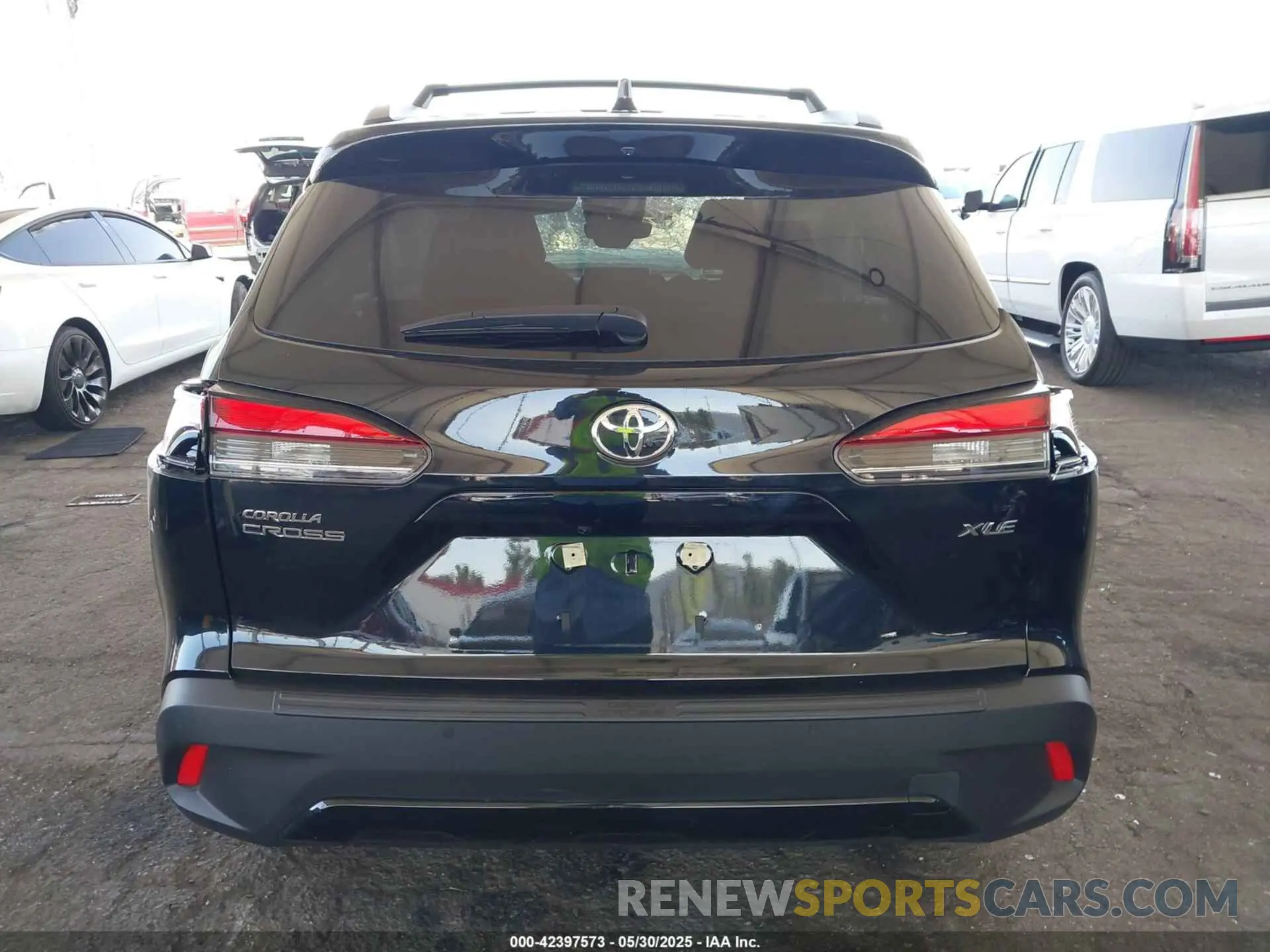 15 Photograph of a damaged car 7MUDAAAG8PV072030 TOYOTA COROLLA CROSS 2023