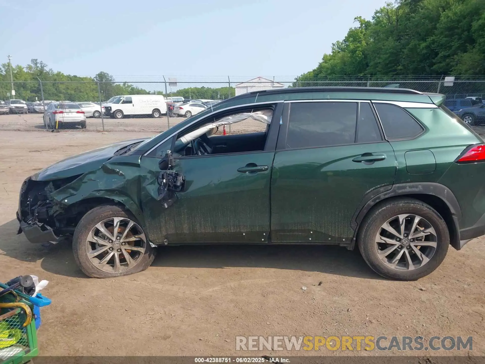 14 Photograph of a damaged car 7MUDAABG0PV053535 TOYOTA COROLLA CROSS 2023