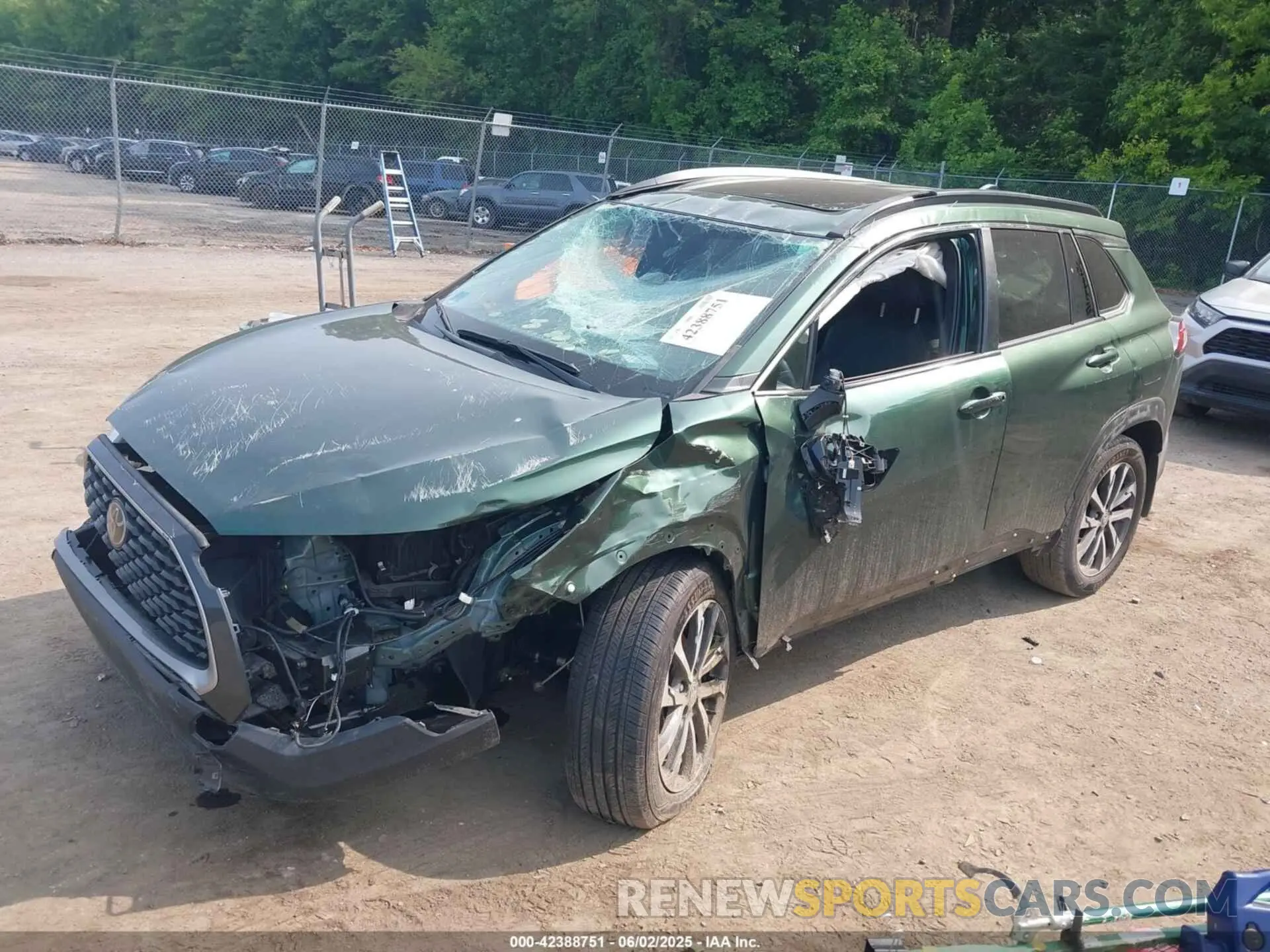 2 Photograph of a damaged car 7MUDAABG0PV053535 TOYOTA COROLLA CROSS 2023