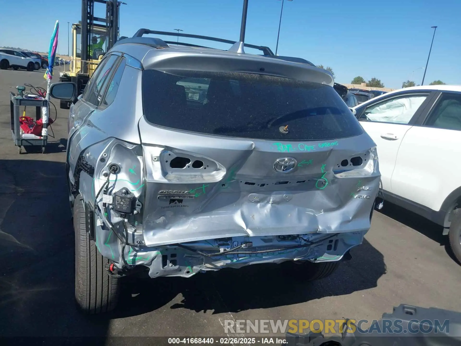 6 Photograph of a damaged car 7MUDAABG2PV054945 TOYOTA COROLLA CROSS 2023