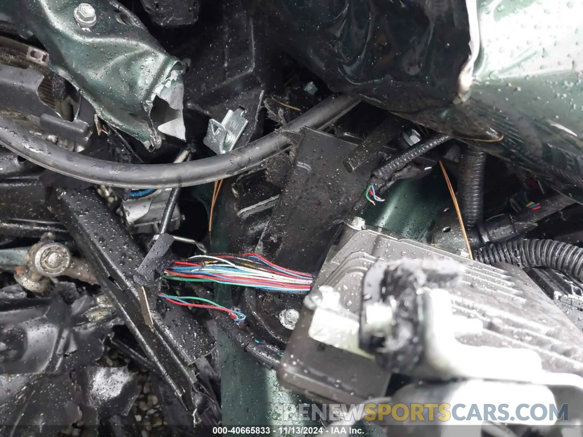 19 Photograph of a damaged car 7MUDAABG2PV073950 TOYOTA COROLLA CROSS 2023