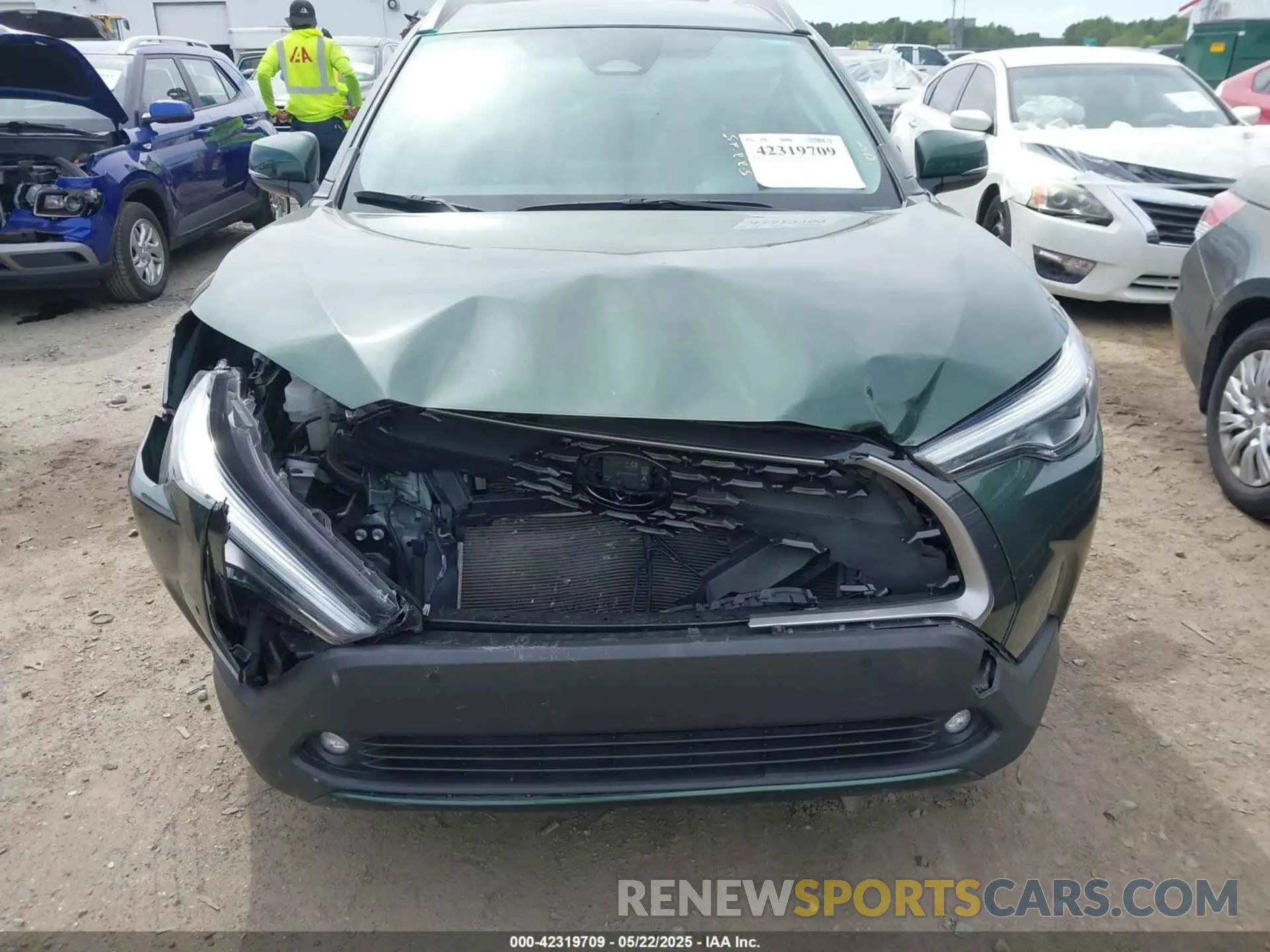 11 Photograph of a damaged car 7MUEAAAG9PV053569 TOYOTA COROLLA CROSS 2023
