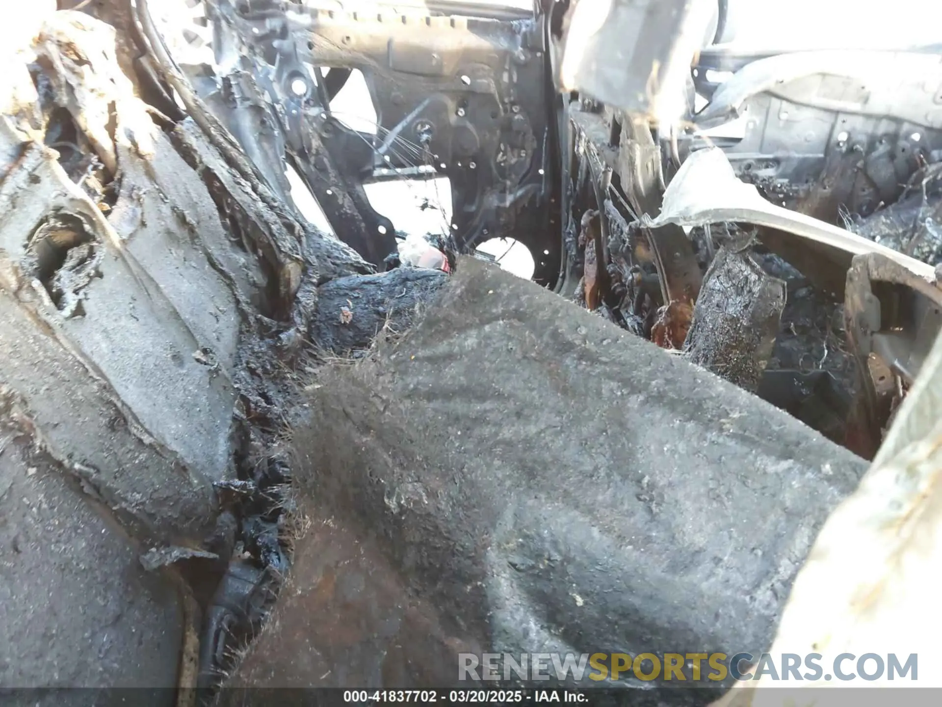 8 Photograph of a damaged car 7MUEAAAGXPV064614 TOYOTA COROLLA CROSS 2023