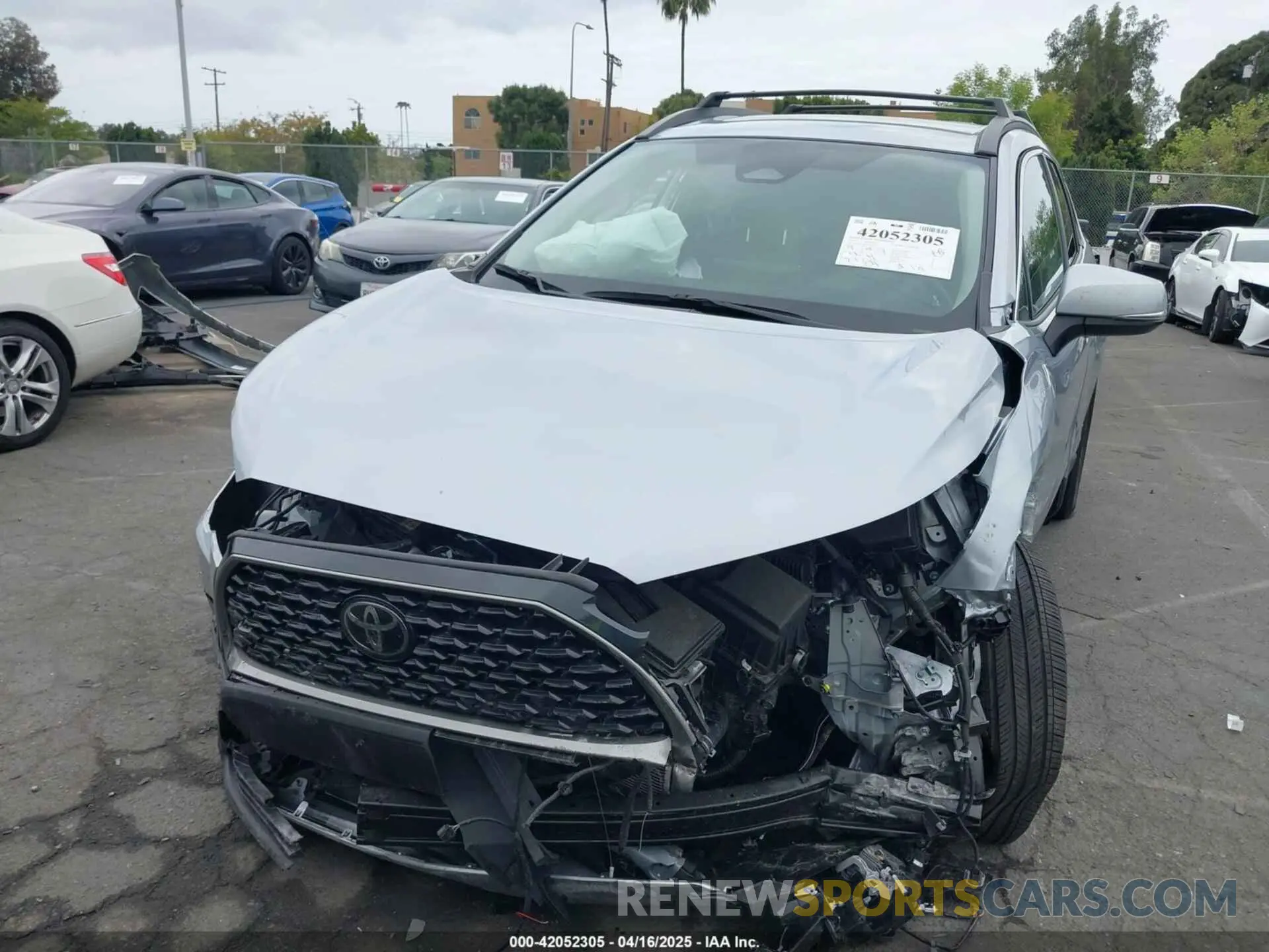 11 Photograph of a damaged car 7MUEAABG8PV077117 TOYOTA COROLLA CROSS 2023