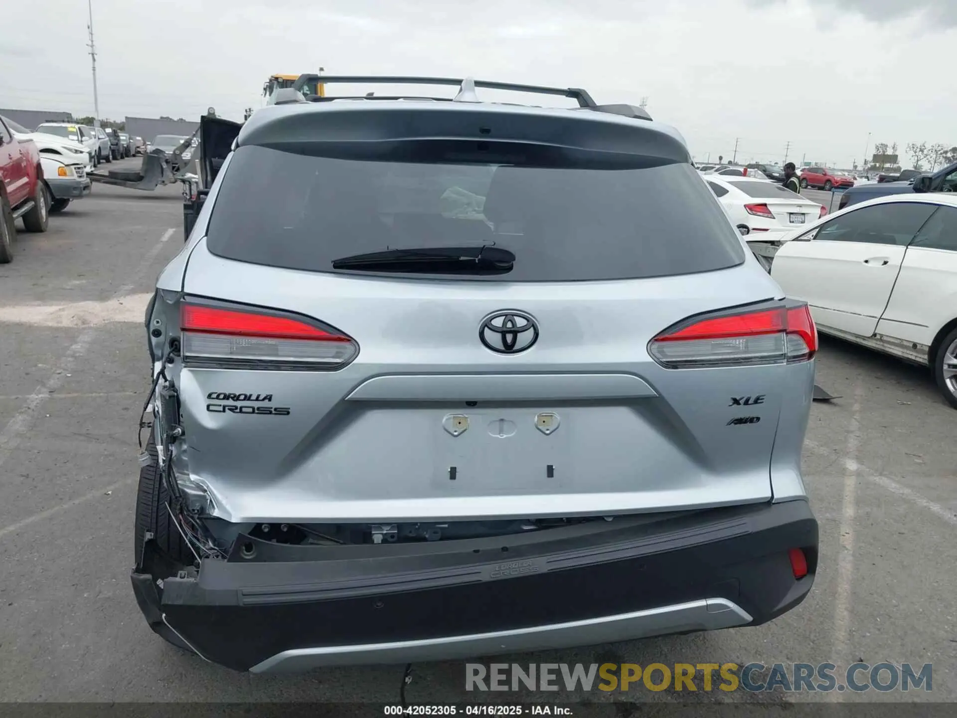 15 Photograph of a damaged car 7MUEAABG8PV077117 TOYOTA COROLLA CROSS 2023