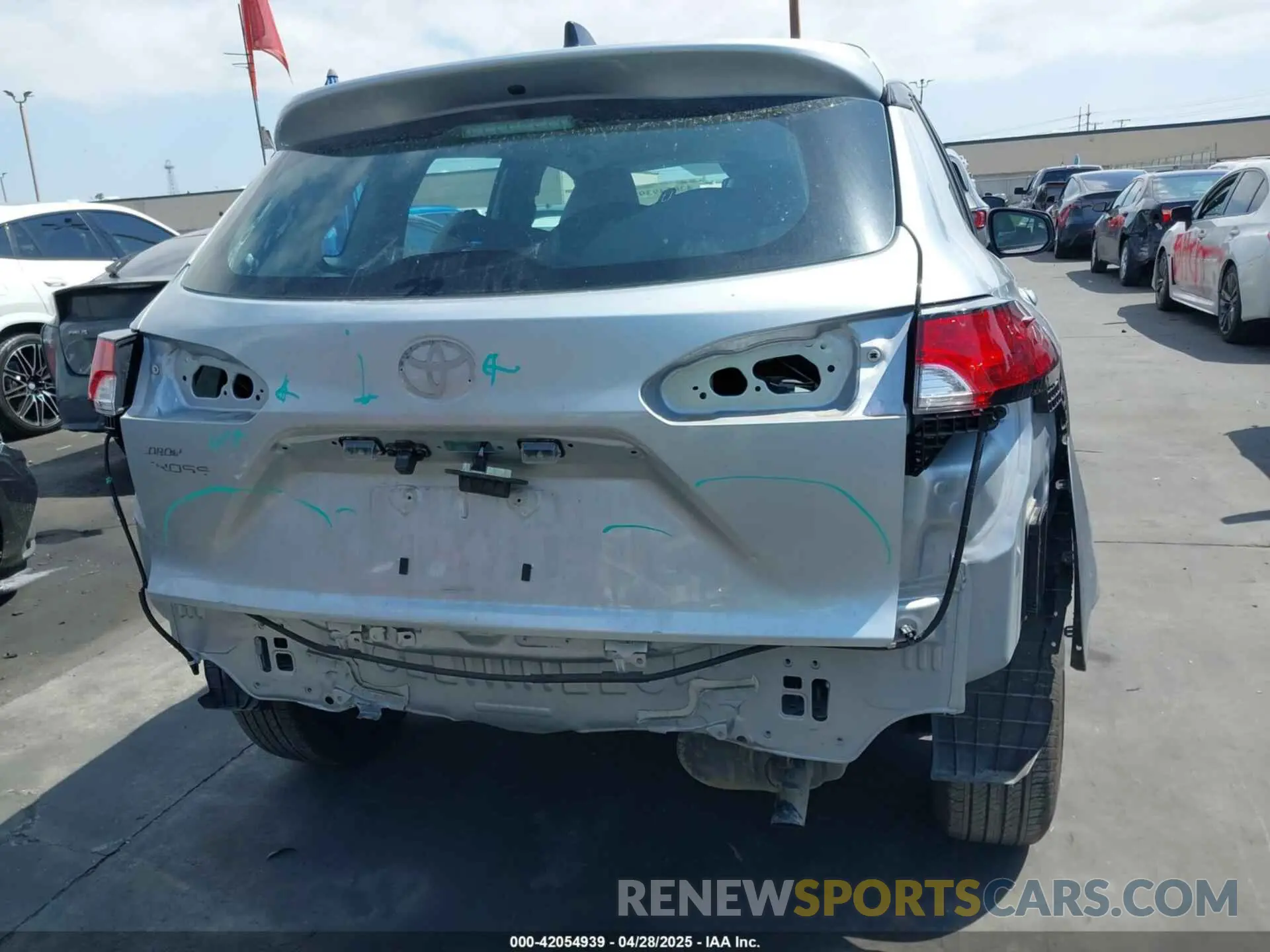 16 Photograph of a damaged car 7MUAAAAG0RV097980 TOYOTA COROLLA CROSS 2024