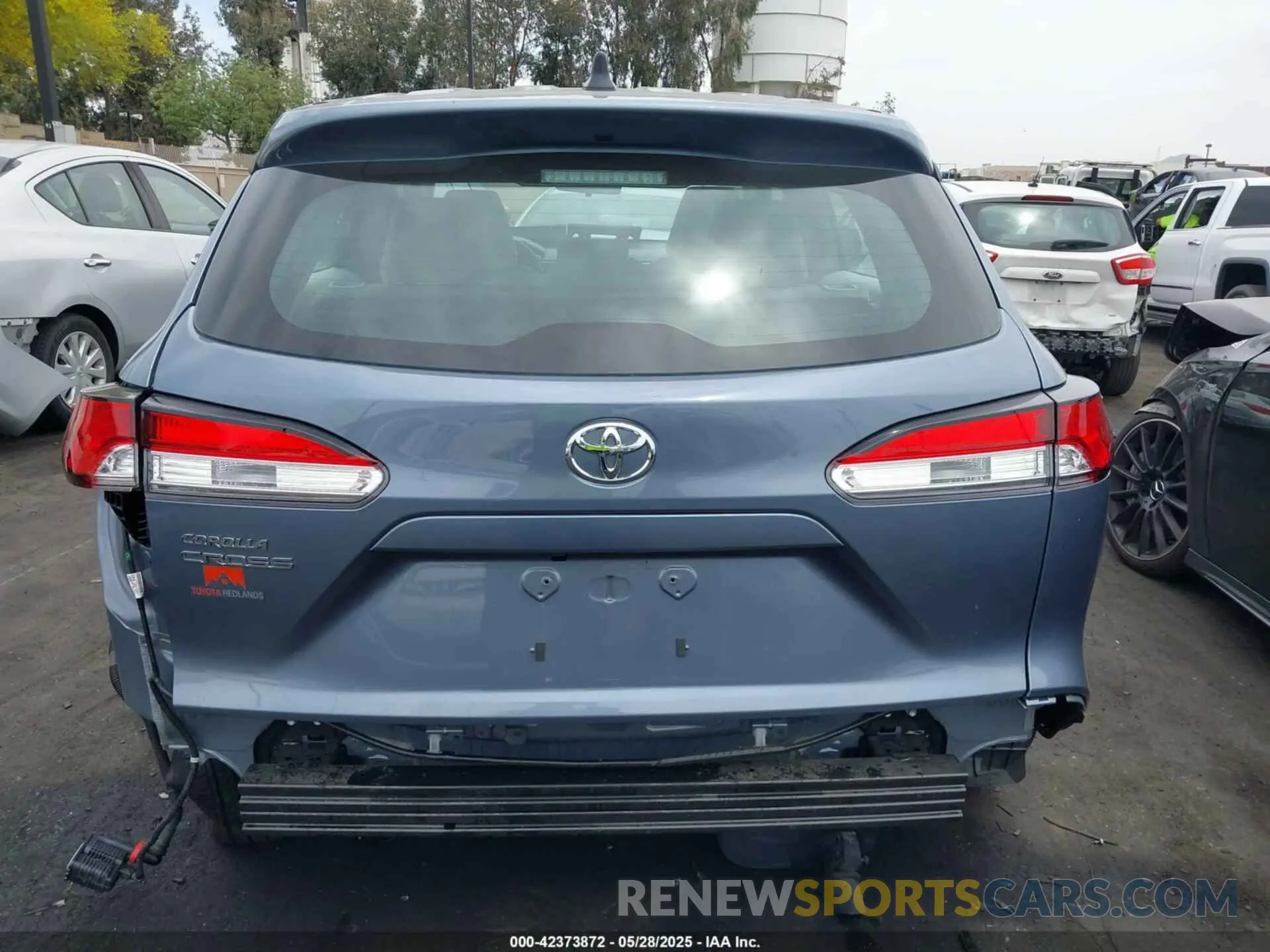 17 Photograph of a damaged car 7MUAAAAG4RV106731 TOYOTA COROLLA CROSS 2024