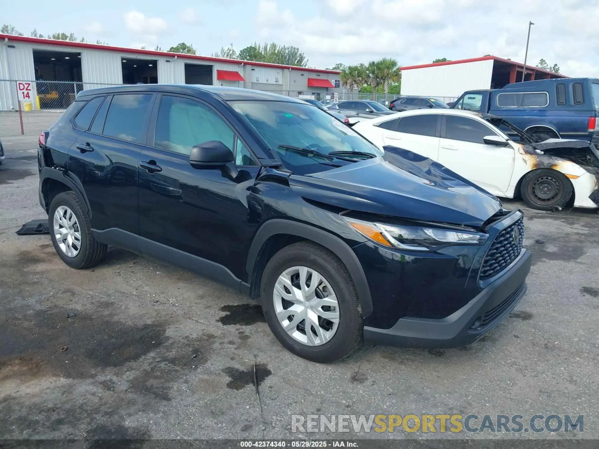 1 Photograph of a damaged car 7MUAAAAG7RV101166 TOYOTA COROLLA CROSS 2024