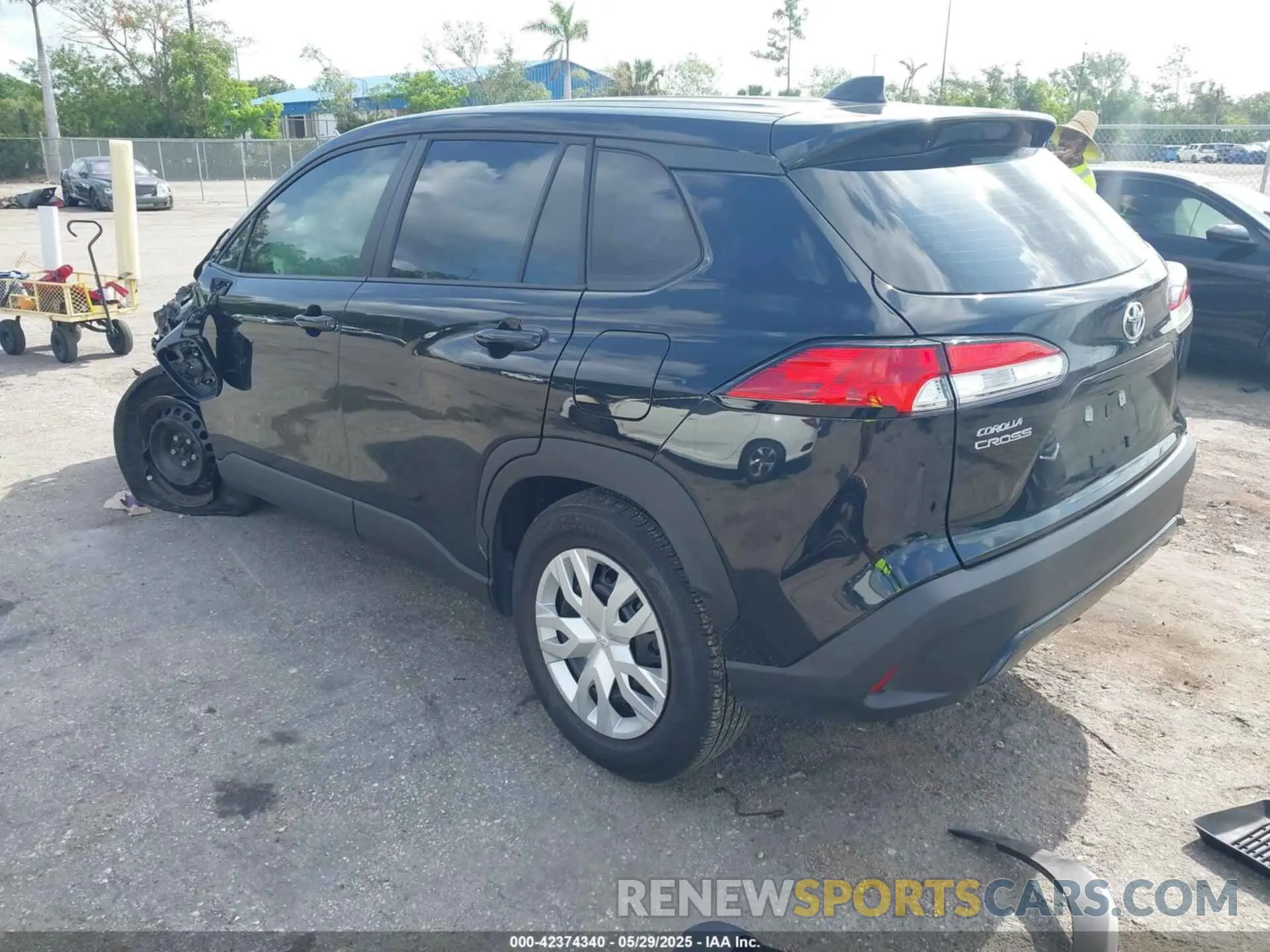 3 Photograph of a damaged car 7MUAAAAG7RV101166 TOYOTA COROLLA CROSS 2024
