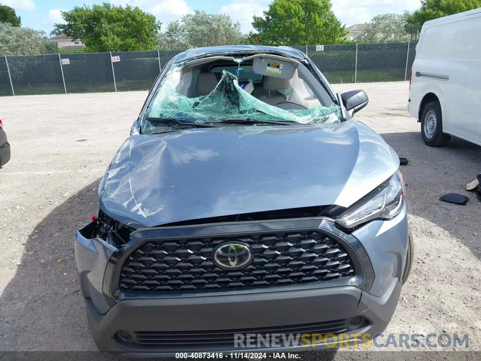 12 Photograph of a damaged car 7MUAAAAG9RV096682 TOYOTA COROLLA CROSS 2024