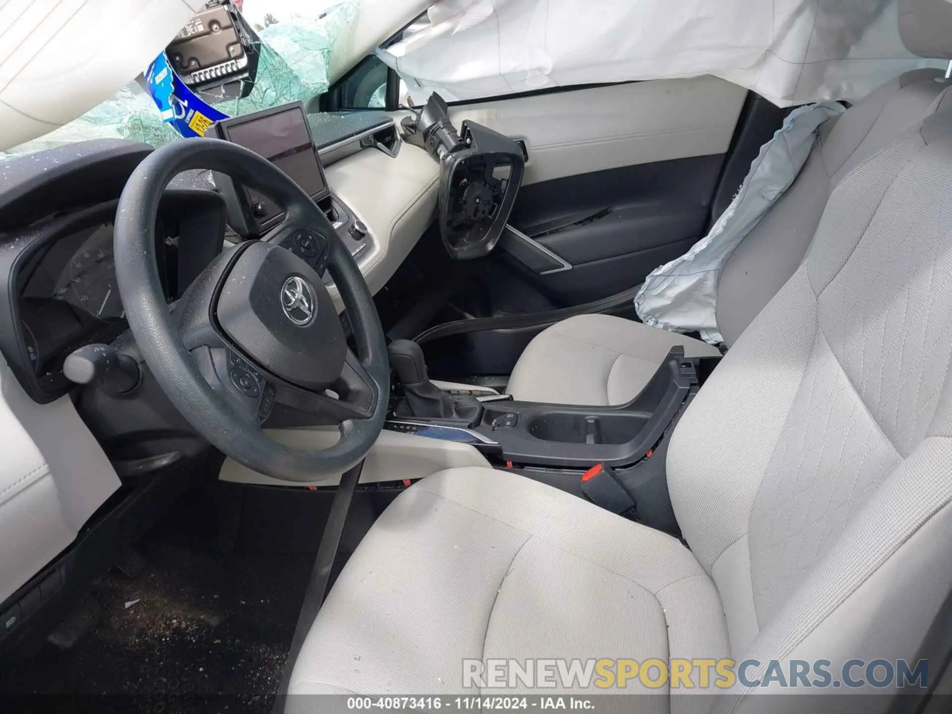 5 Photograph of a damaged car 7MUAAAAG9RV096682 TOYOTA COROLLA CROSS 2024