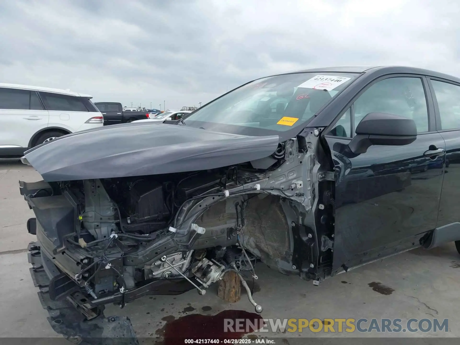 6 Photograph of a damaged car 7MUAAABG0RV084192 TOYOTA COROLLA CROSS 2024