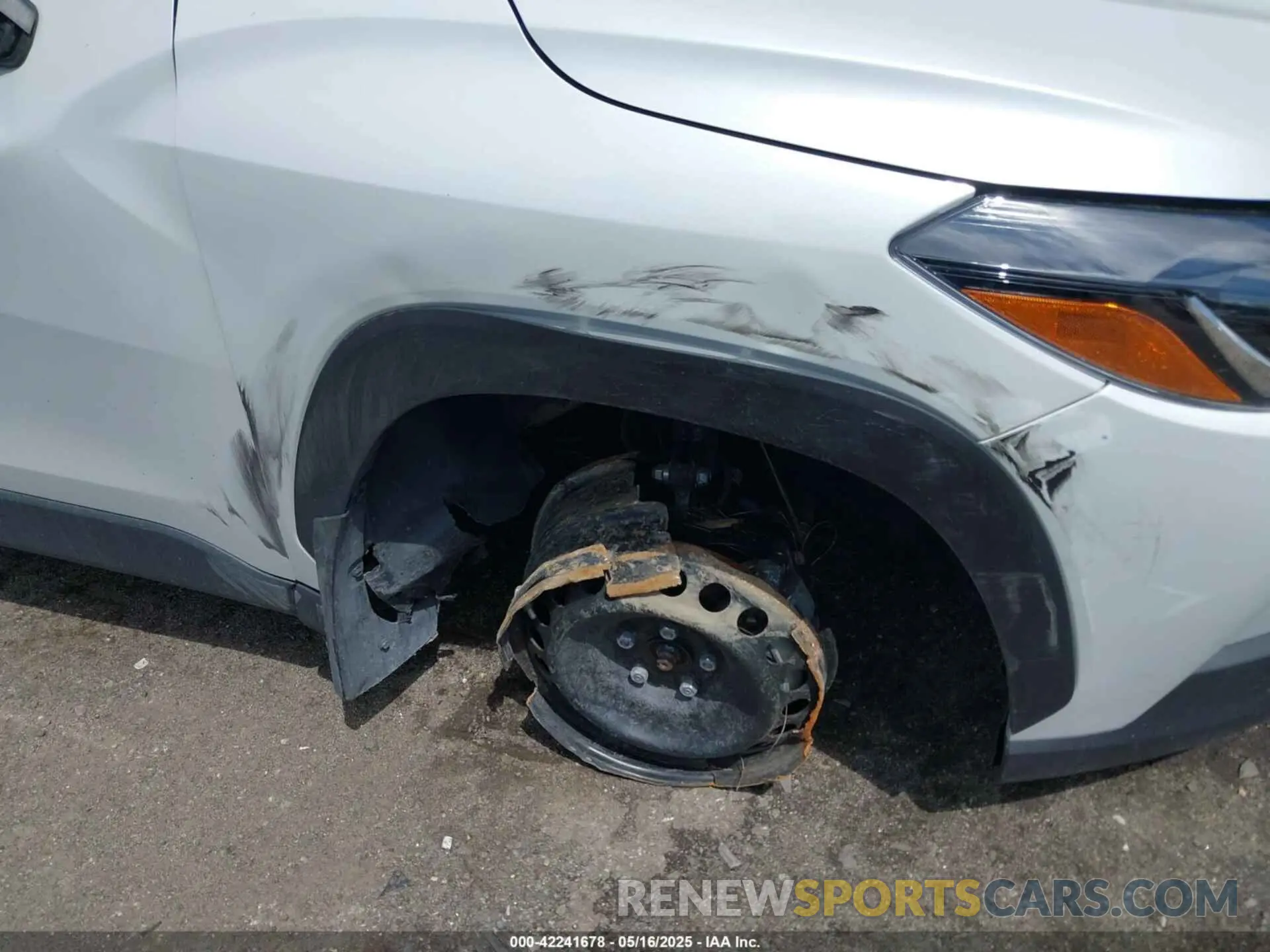 6 Photograph of a damaged car 7MUAAABG5RV117722 TOYOTA COROLLA CROSS 2024