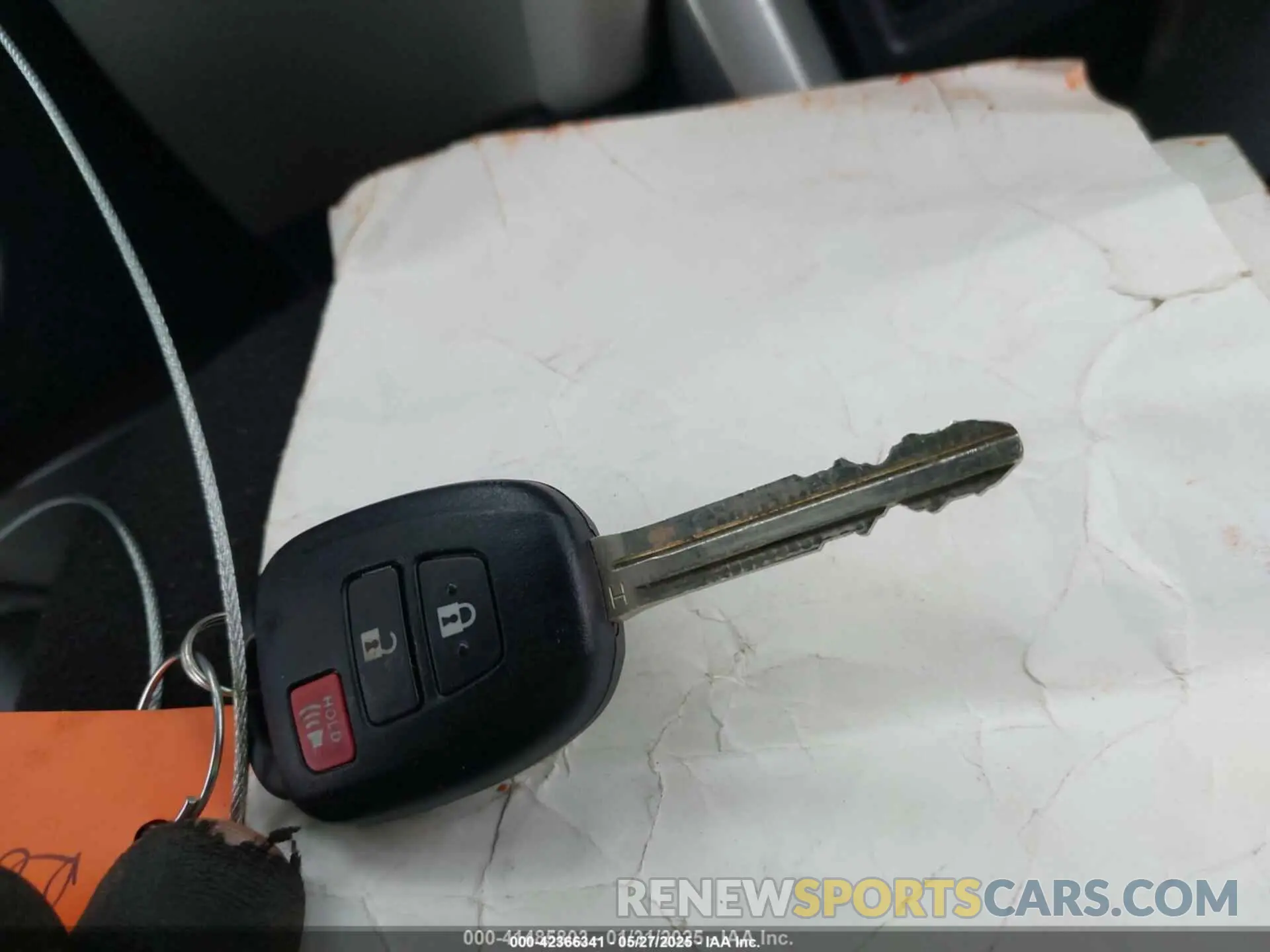 11 Photograph of a damaged car 7MUAAABG9RV105847 TOYOTA COROLLA CROSS 2024