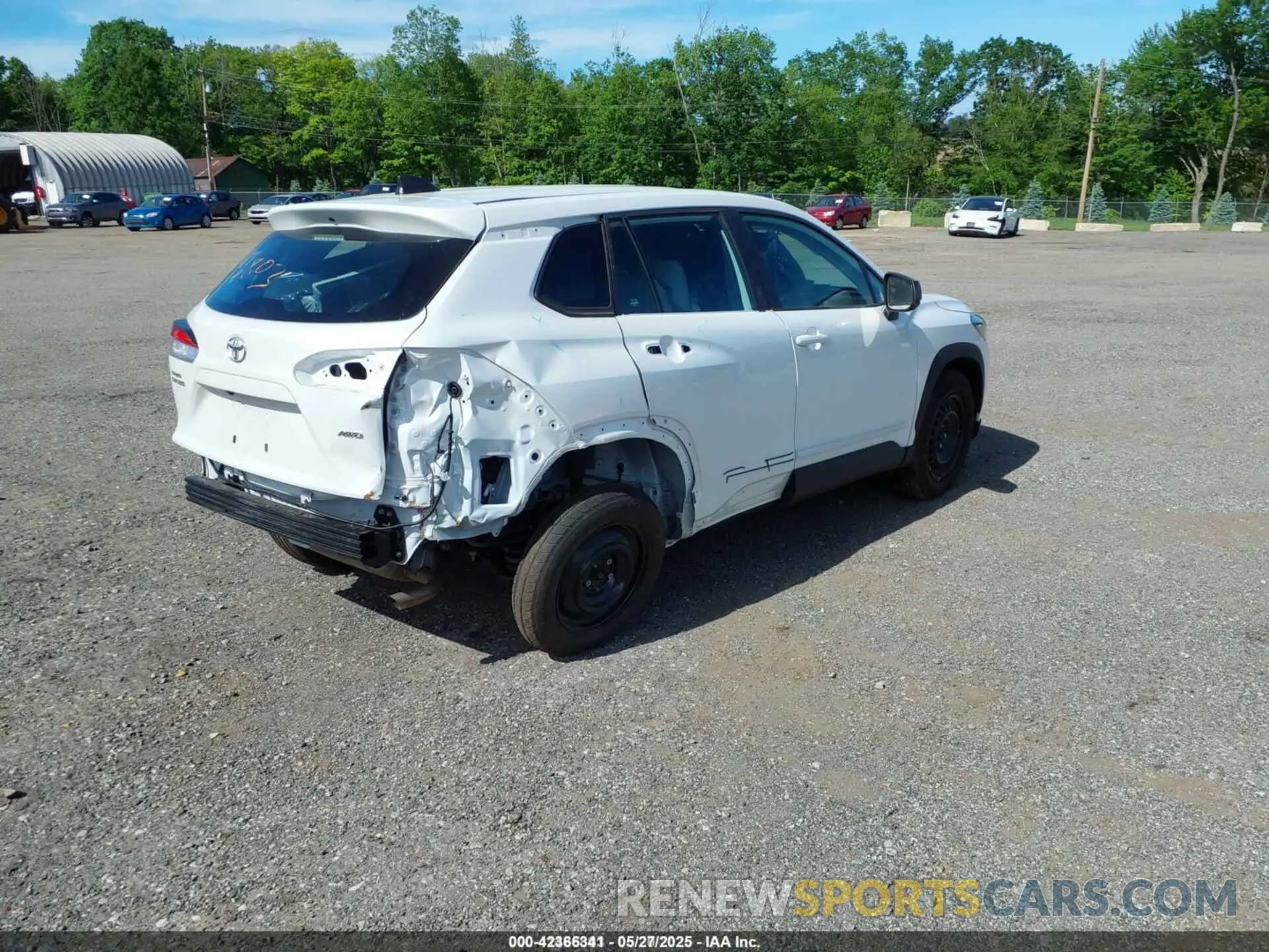 4 Photograph of a damaged car 7MUAAABG9RV105847 TOYOTA COROLLA CROSS 2024