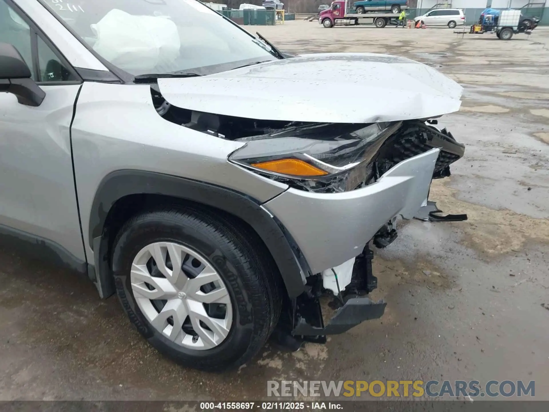 19 Photograph of a damaged car 7MUAAABGXRV107574 TOYOTA COROLLA CROSS 2024