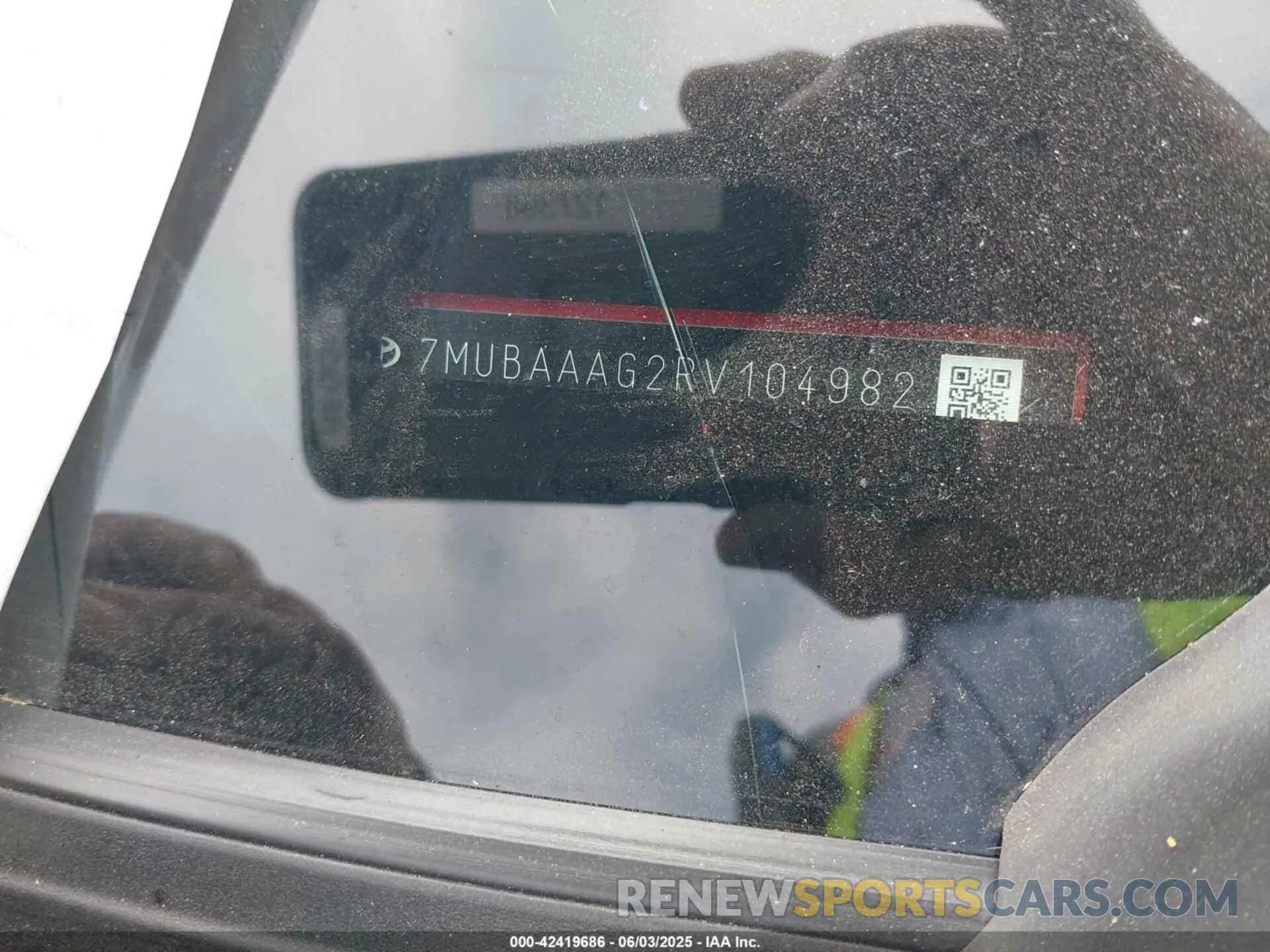 9 Photograph of a damaged car 7MUBAAAG2RV104982 TOYOTA COROLLA CROSS 2024