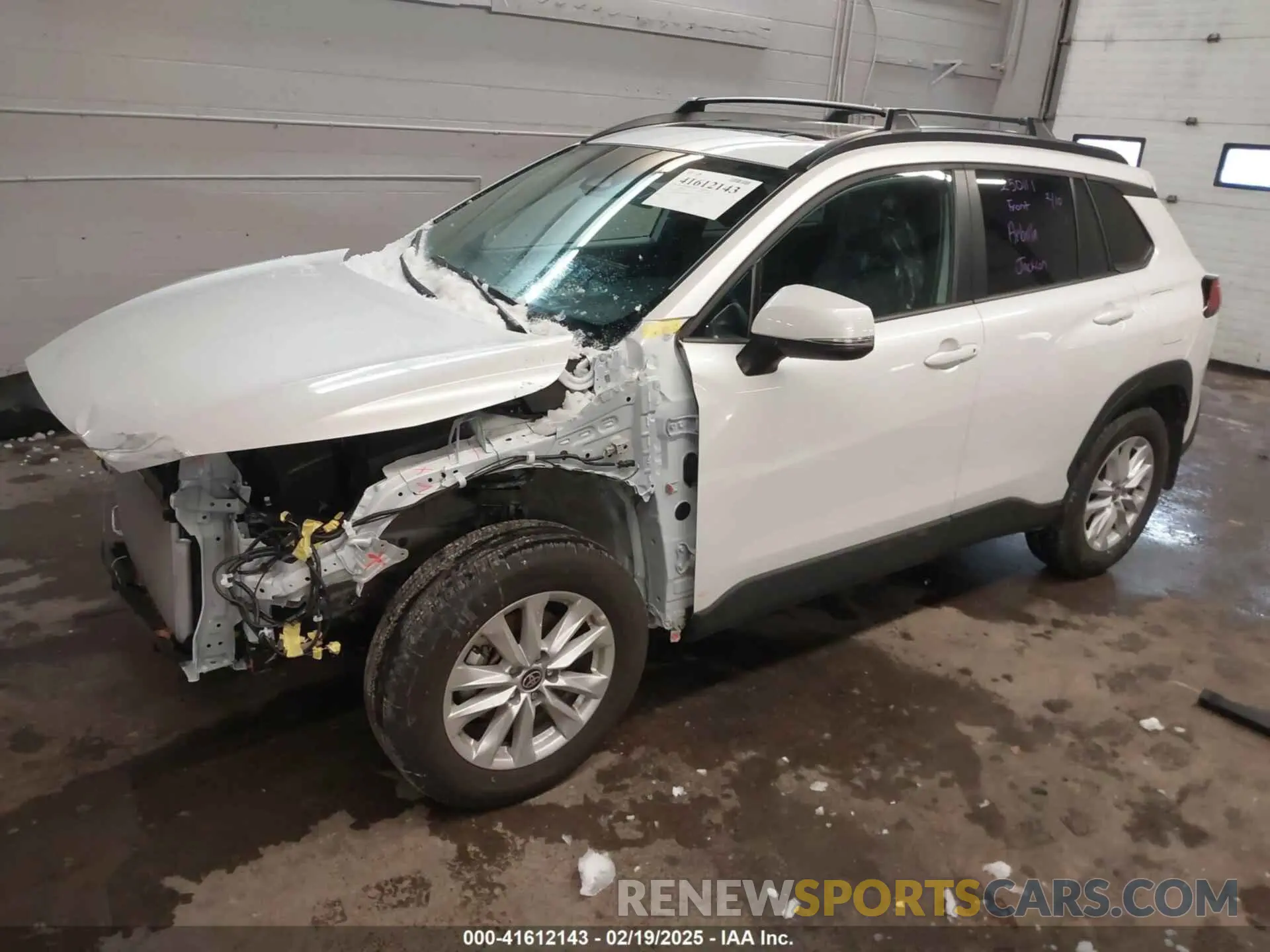2 Photograph of a damaged car 7MUBAABG1RV105846 TOYOTA COROLLA CROSS 2024