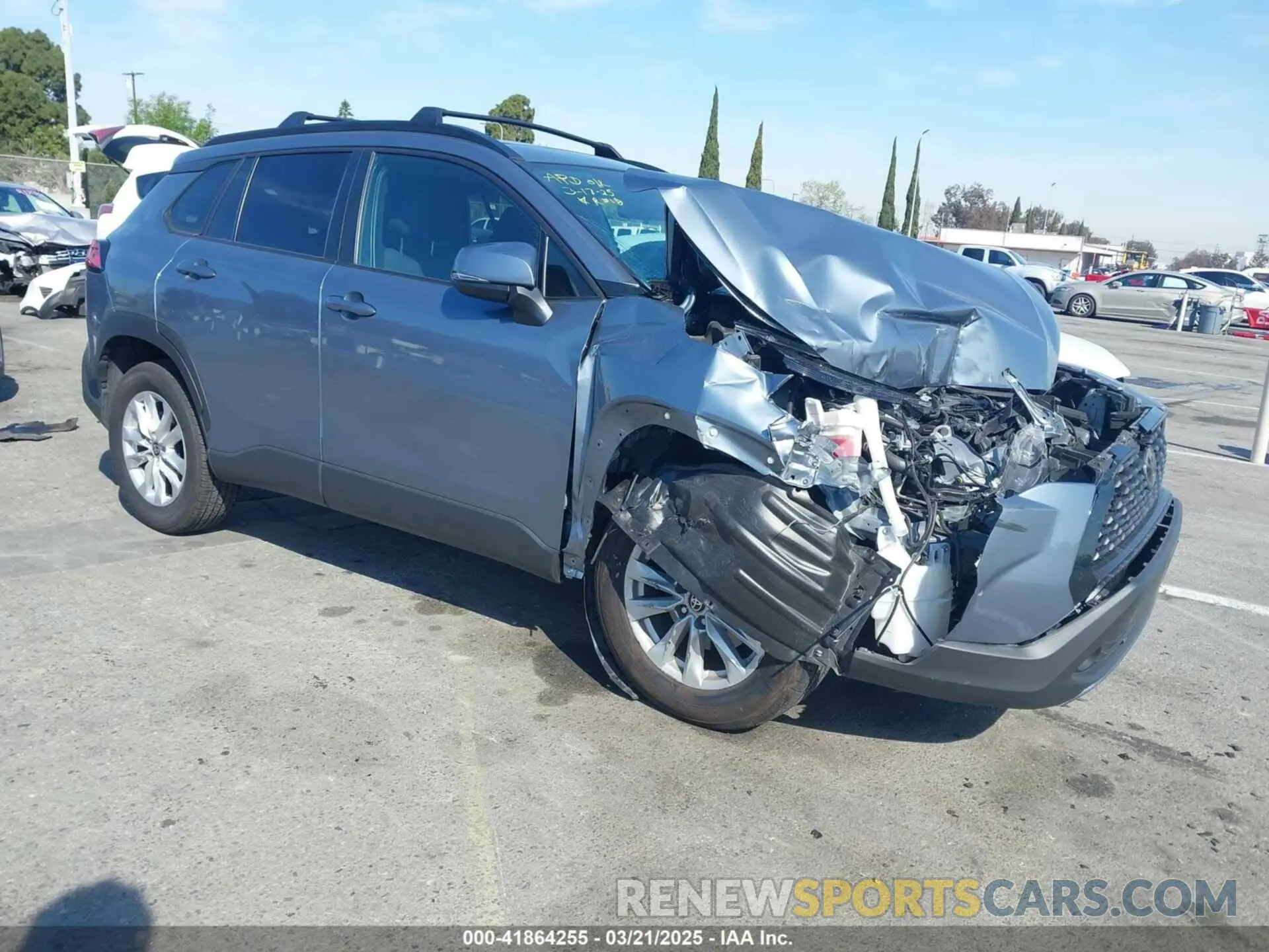 1 Photograph of a damaged car 7MUBAABGXRV096631 TOYOTA COROLLA CROSS 2024