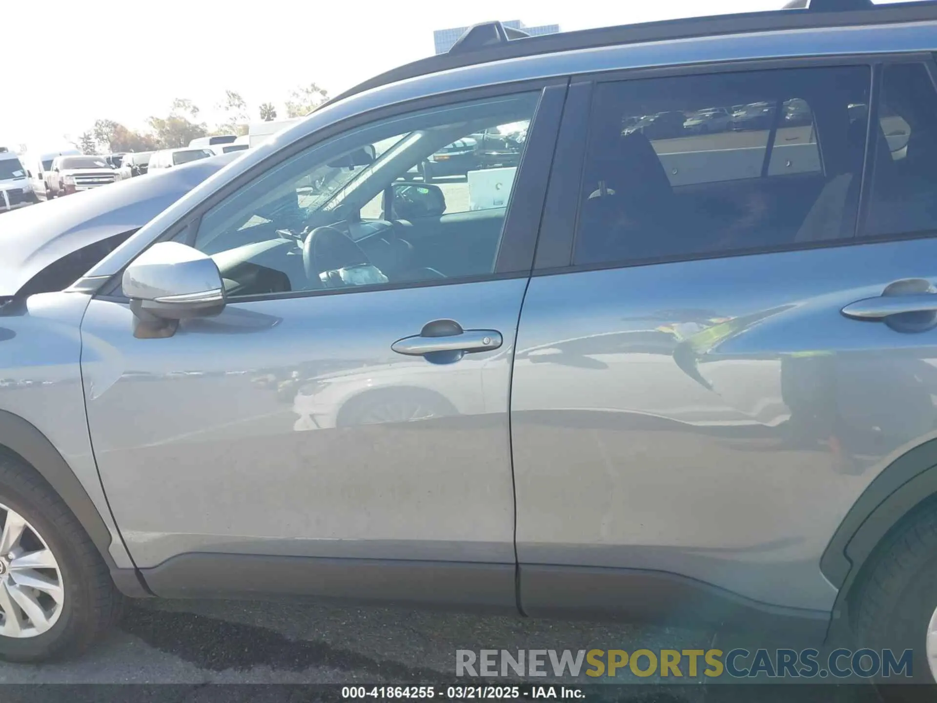 14 Photograph of a damaged car 7MUBAABGXRV096631 TOYOTA COROLLA CROSS 2024
