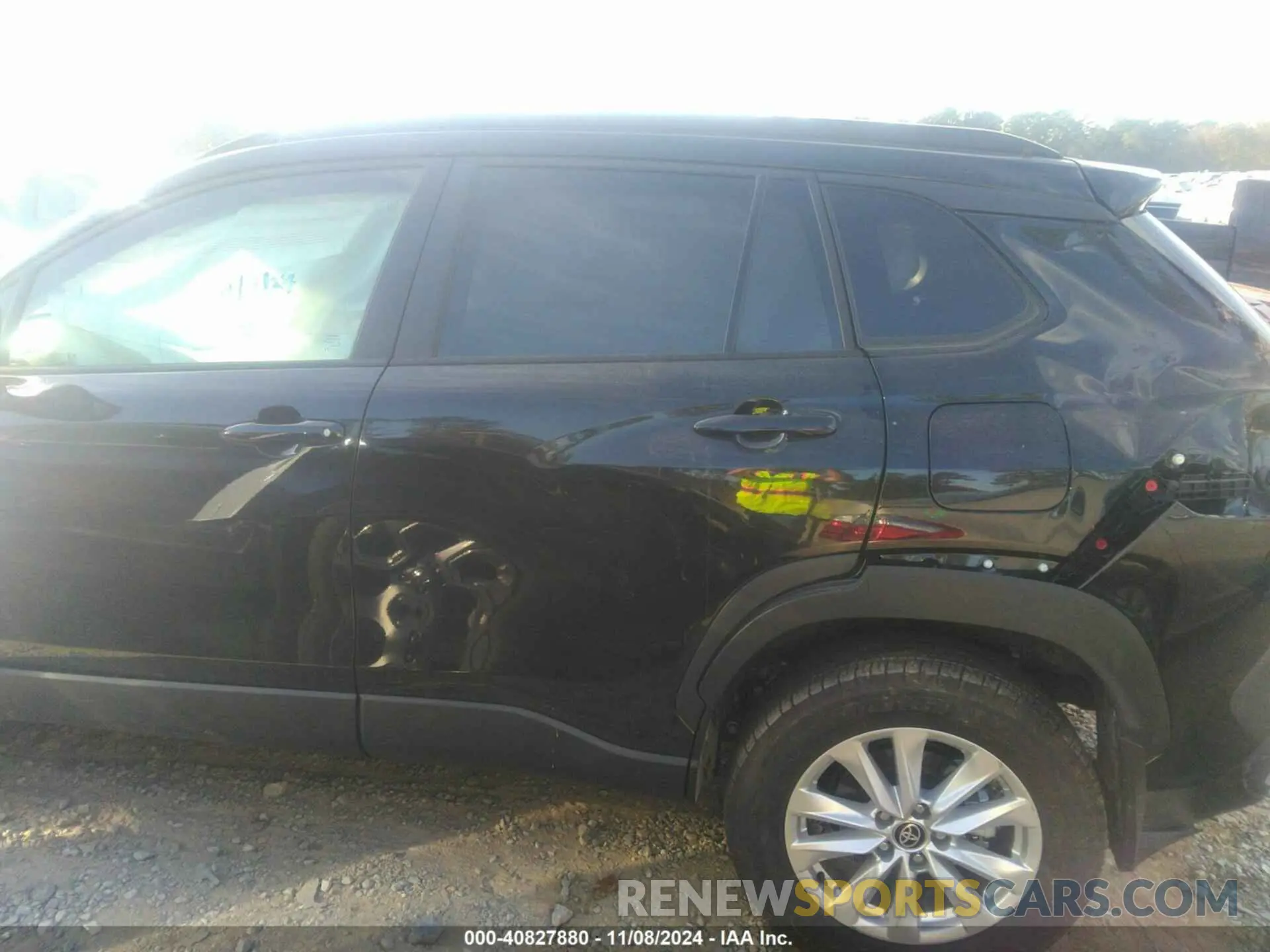 14 Photograph of a damaged car 7MUCAAAG3RV078266 TOYOTA COROLLA CROSS 2024
