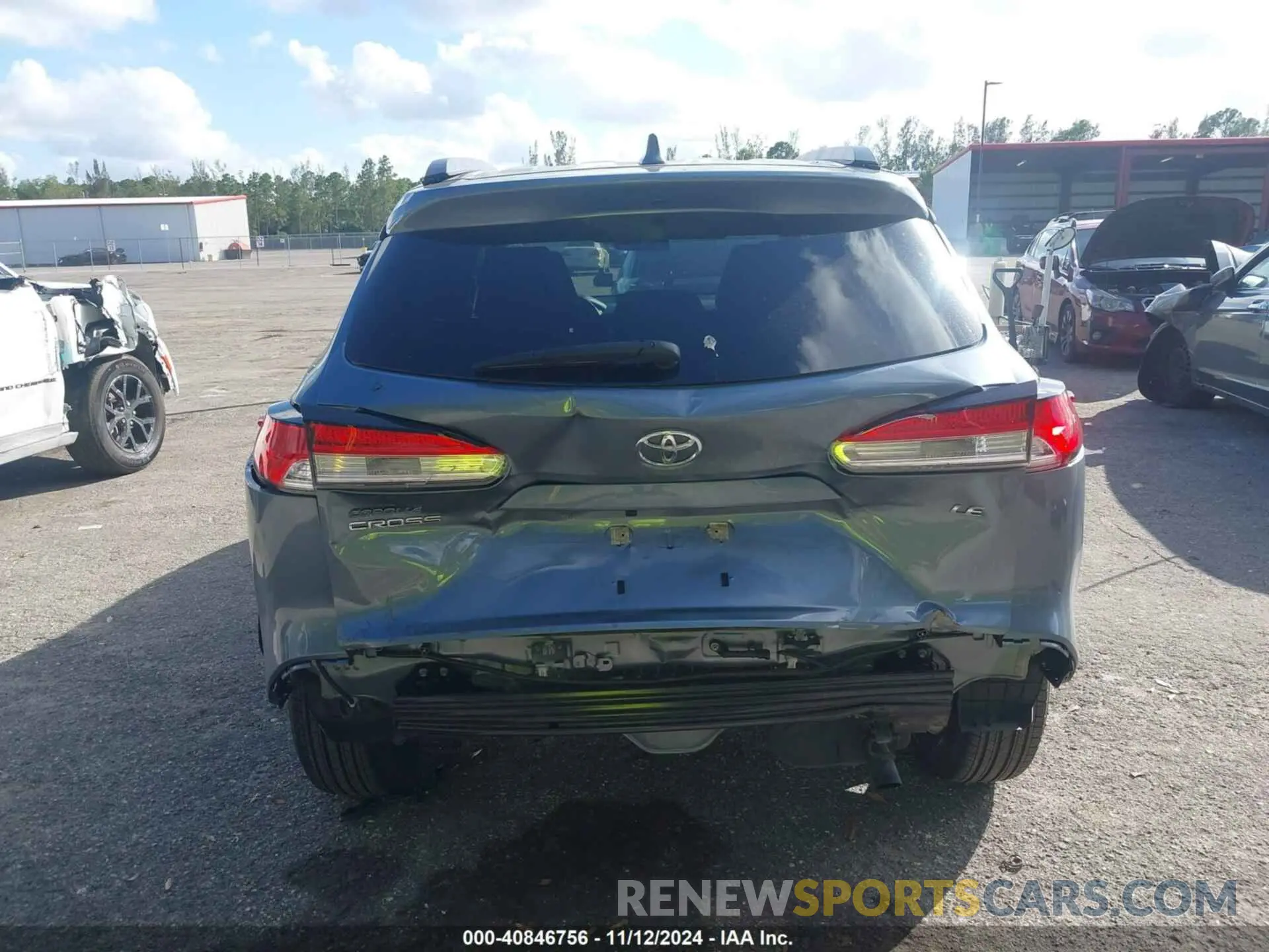 16 Photograph of a damaged car 7MUCAAAG4RV073934 TOYOTA COROLLA CROSS 2024